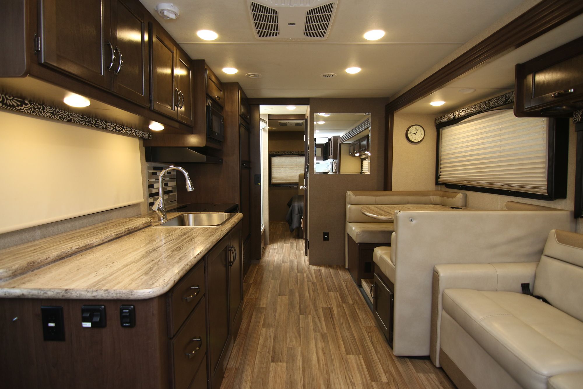 Used 2018 Thor Ace 30.3 Class A  For Sale