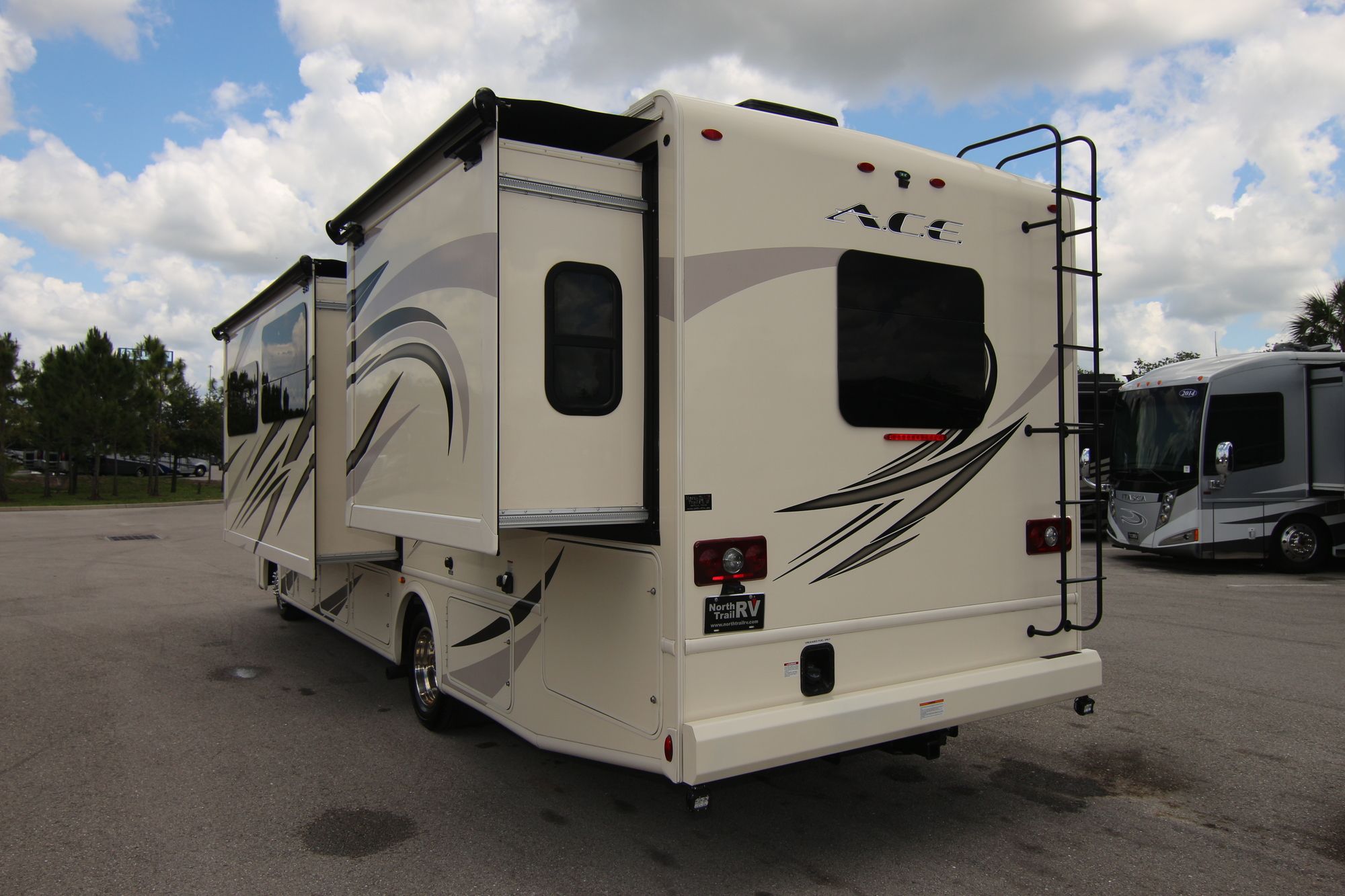 Used 2018 Thor Ace 30.3 Class A  For Sale