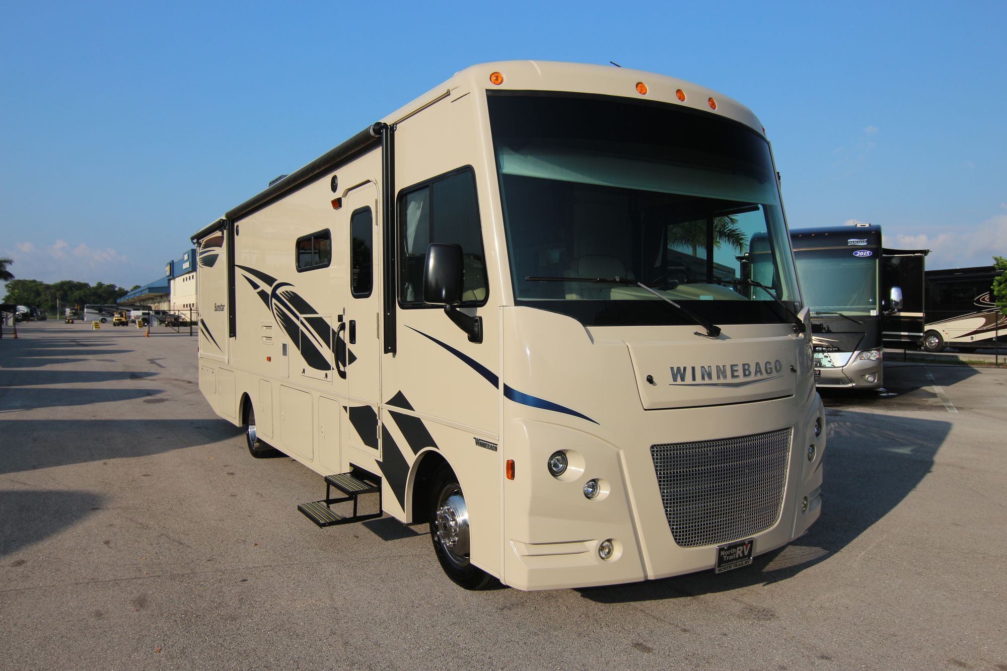 Used 2018 Winnebago Sunstar 32YE Class A  For Sale