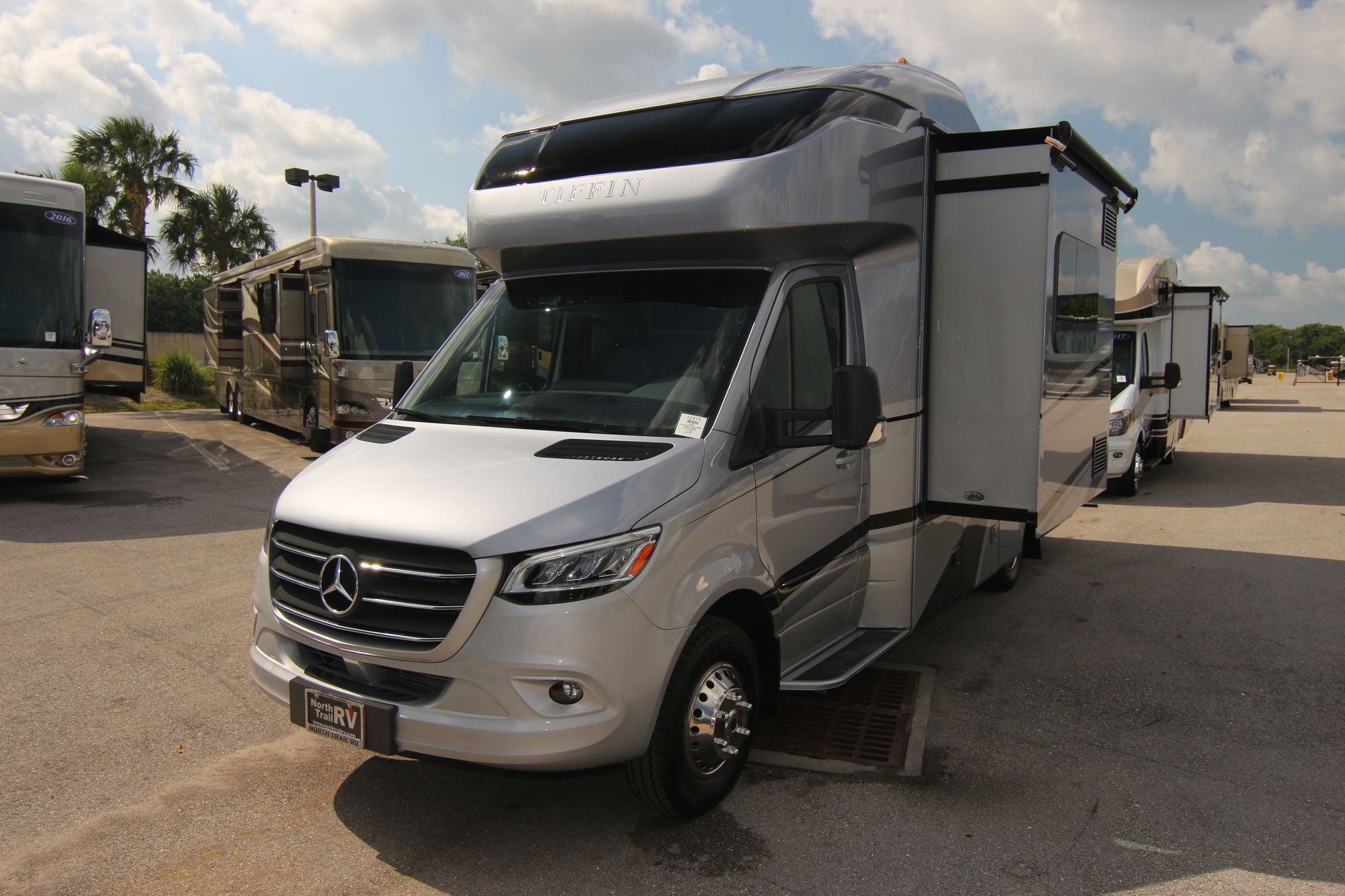 New 2020 Tiffin Motor Homes Wayfarer 24TW Class C  For Sale