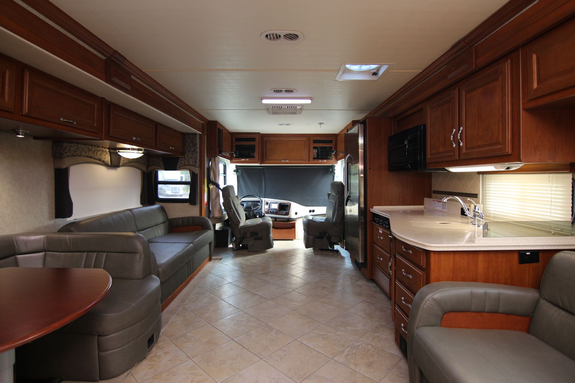 Used 2010 Fleetwood Discovery 40X Class A  For Sale