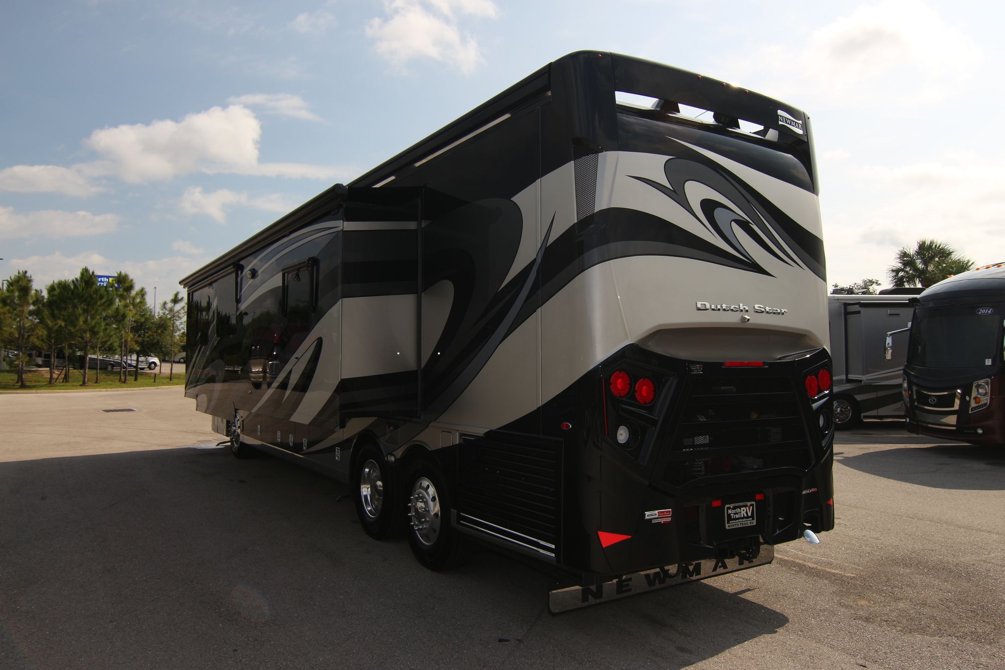 New 2019 Newmar Dutch Star 4018 Class A  For Sale