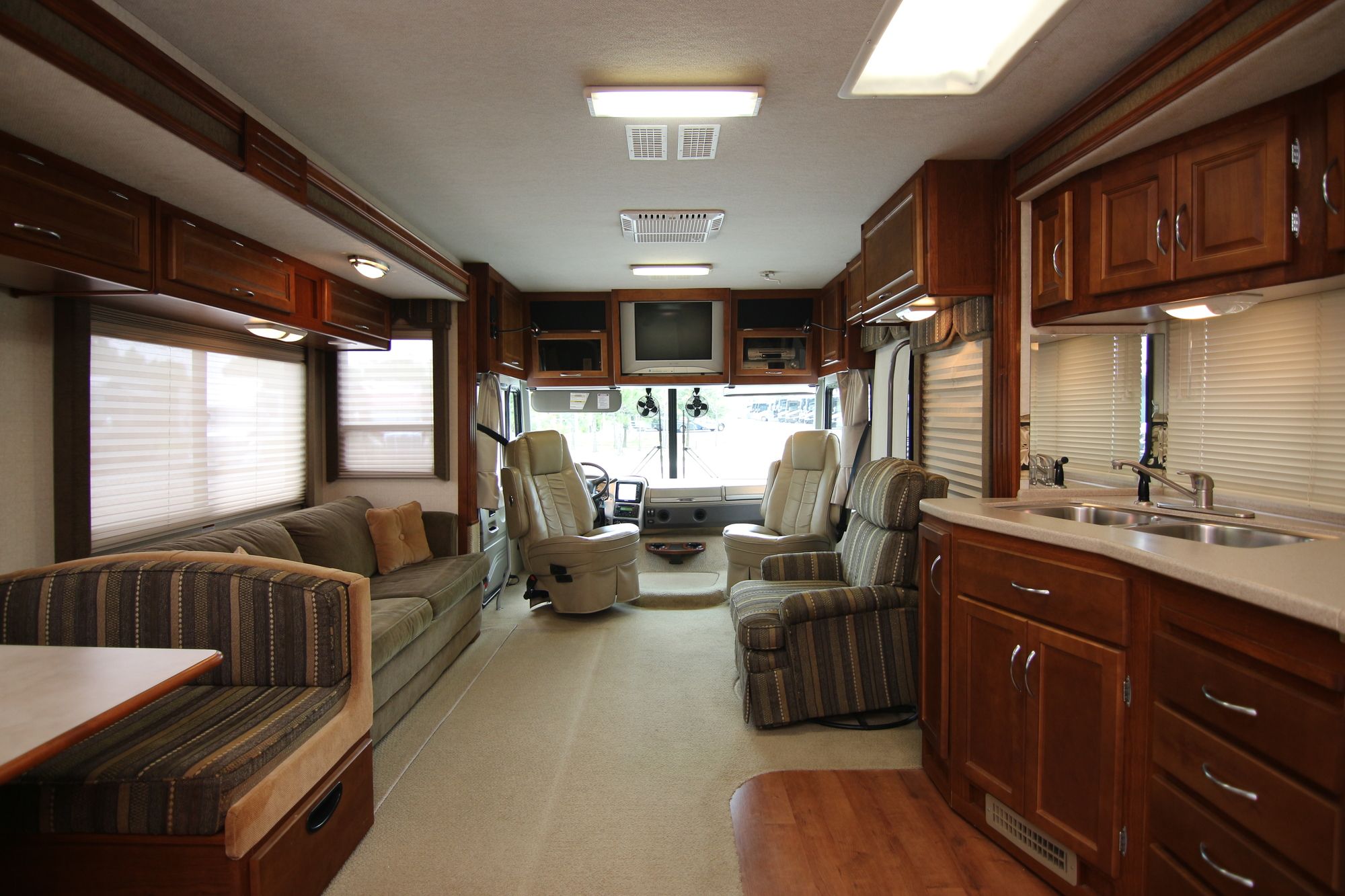 Used 2005 Fleetwood Southwind 37C Class A  For Sale