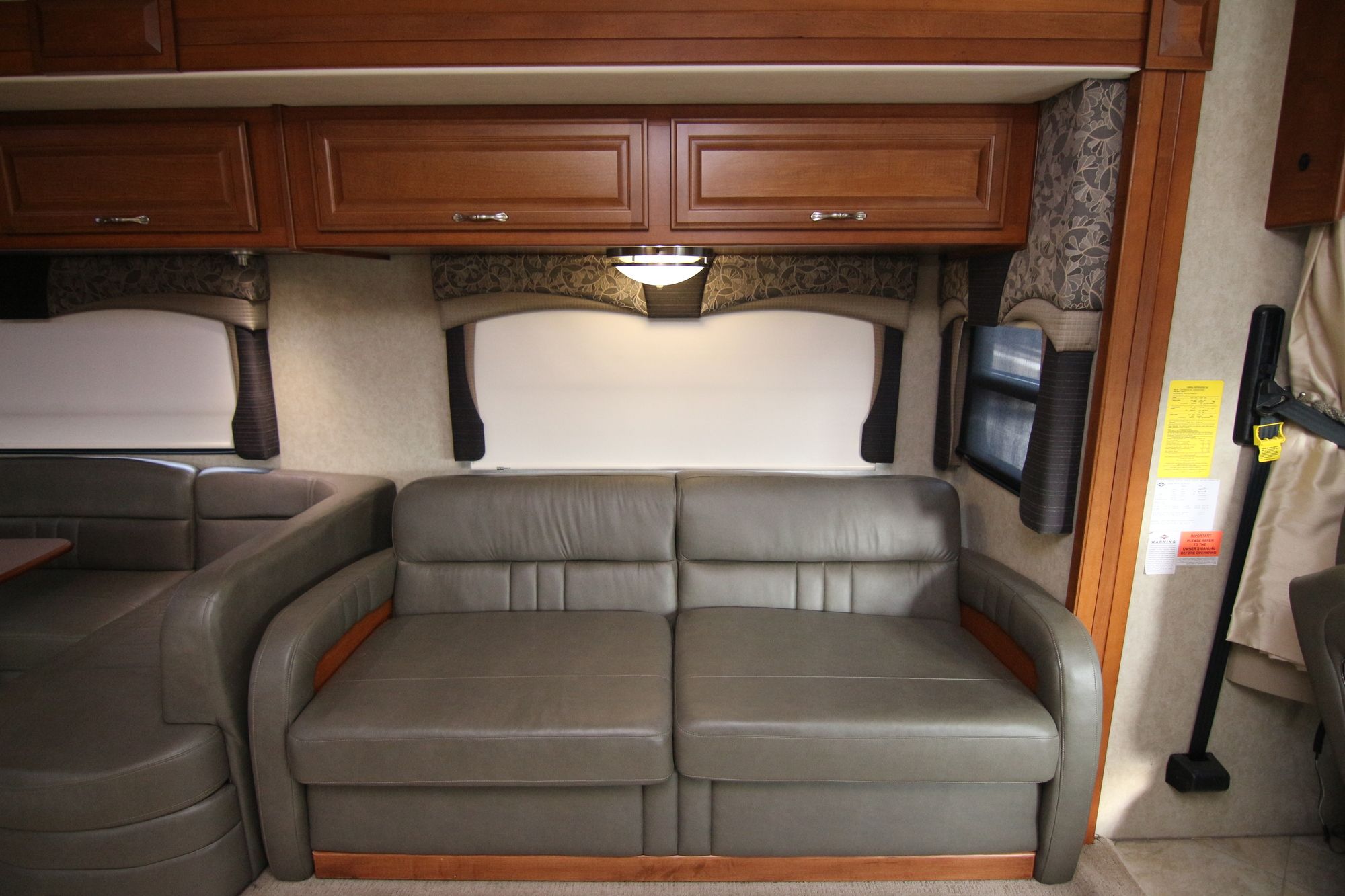 Used 2010 Fleetwood Discovery 40X Class A  For Sale