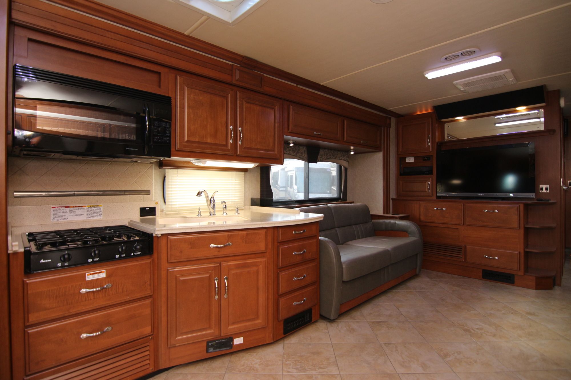 Used 2010 Fleetwood Discovery 40X Class A  For Sale