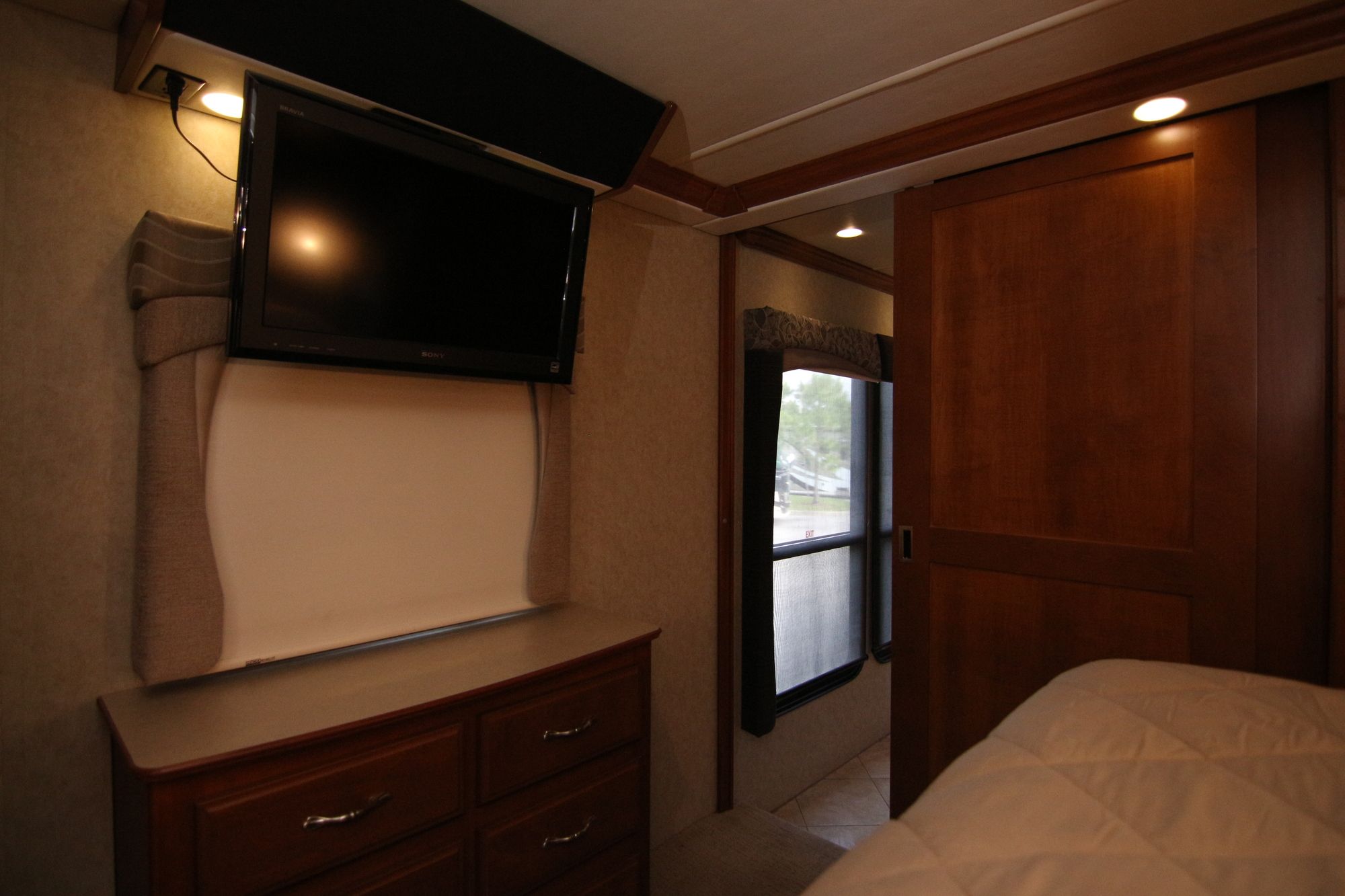 Used 2010 Fleetwood Discovery 40X Class A  For Sale