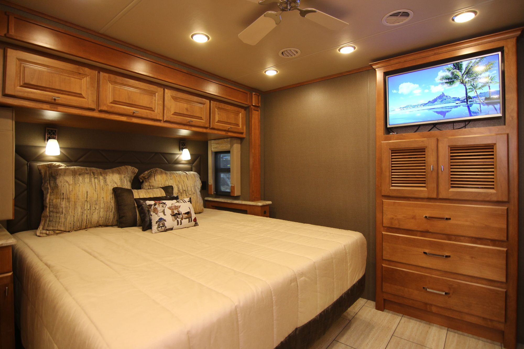 Used 2018 Tiffin Motor Homes Allegro 34PA Class A  For Sale