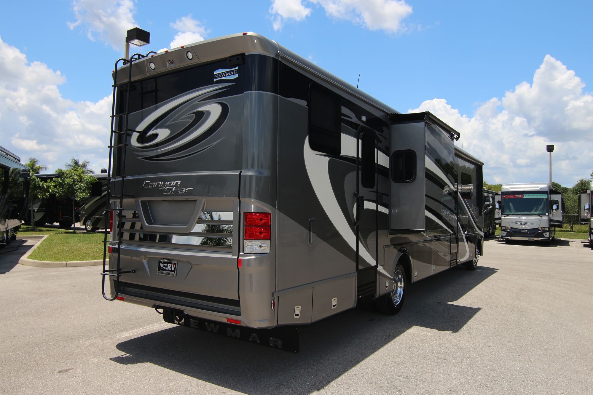 New 2019 Newmar Canyon Star TOYHAULER Class A  For Sale