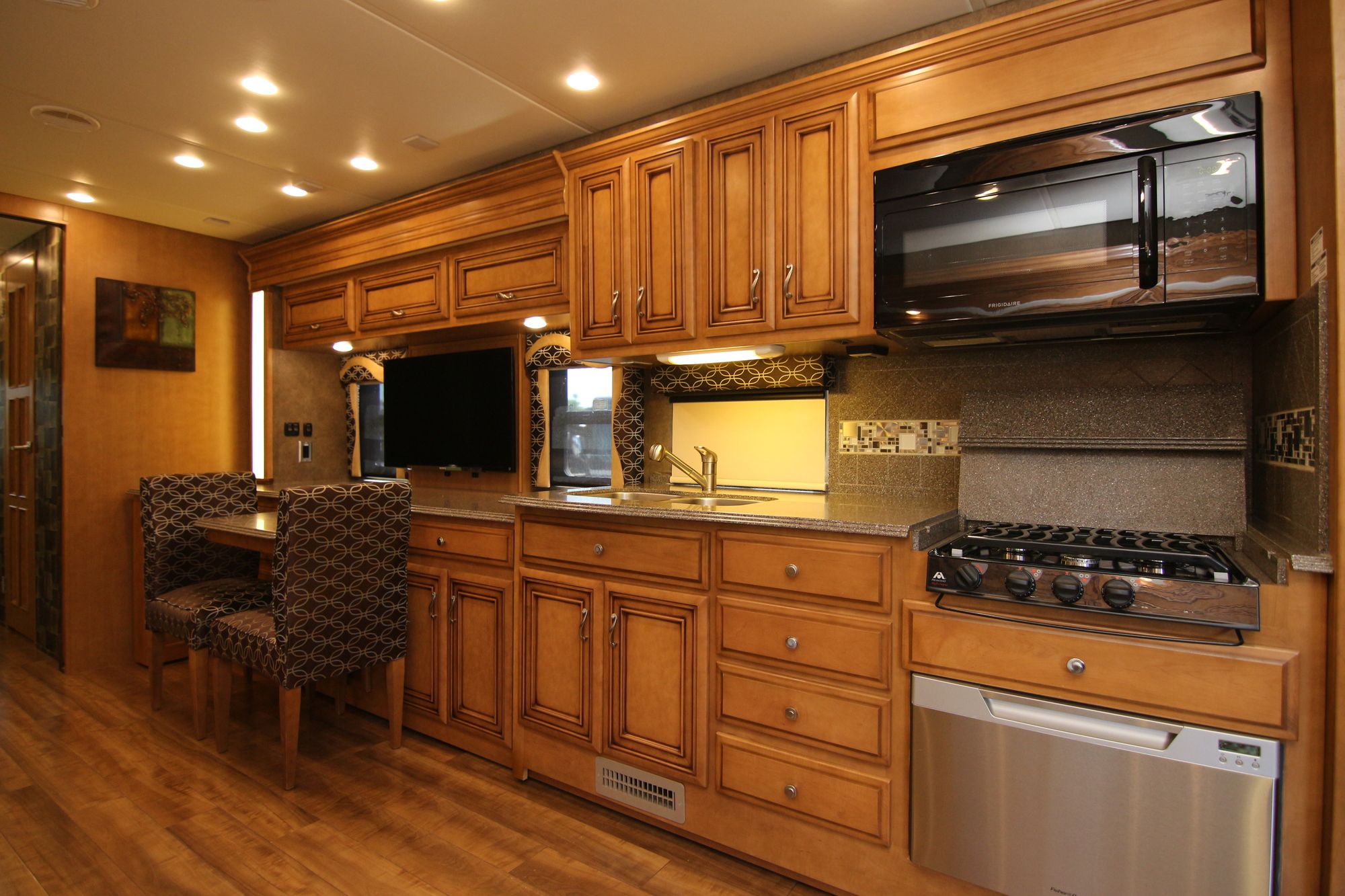 Used 2014 Newmar Canyon Star 3956 Class A  For Sale