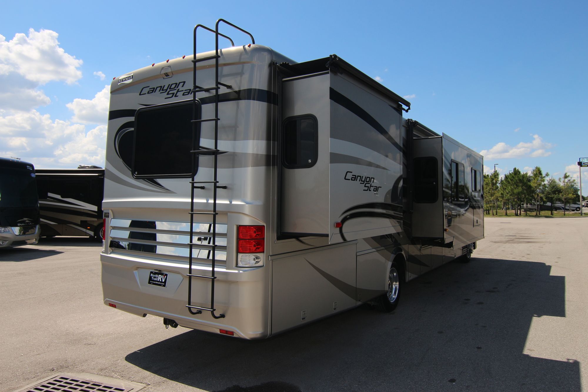 Used 2014 Newmar Canyon Star 3956 Class A  For Sale