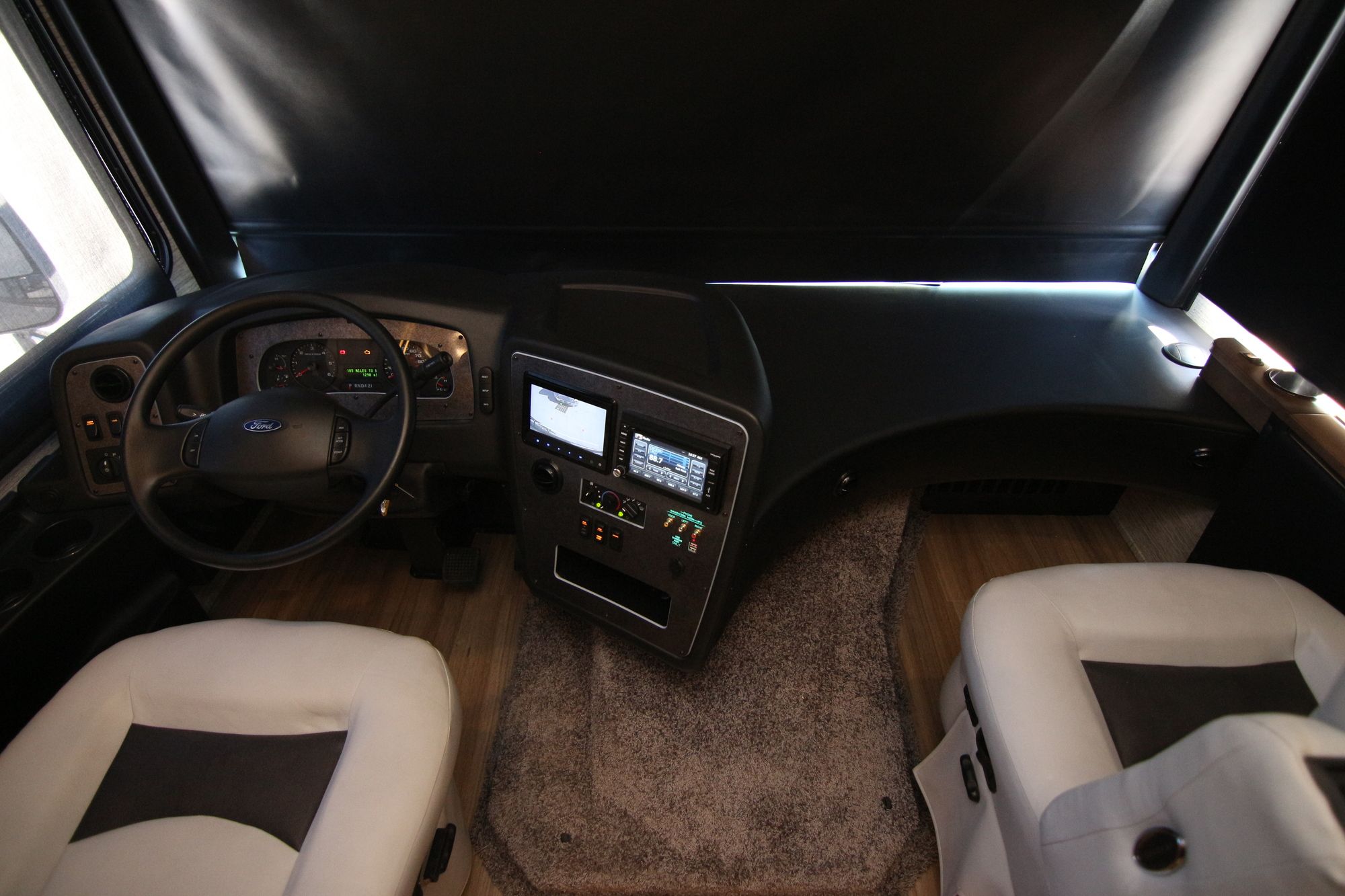 New 2019 Newmar Canyon Star TOYHAULER Class A  For Sale