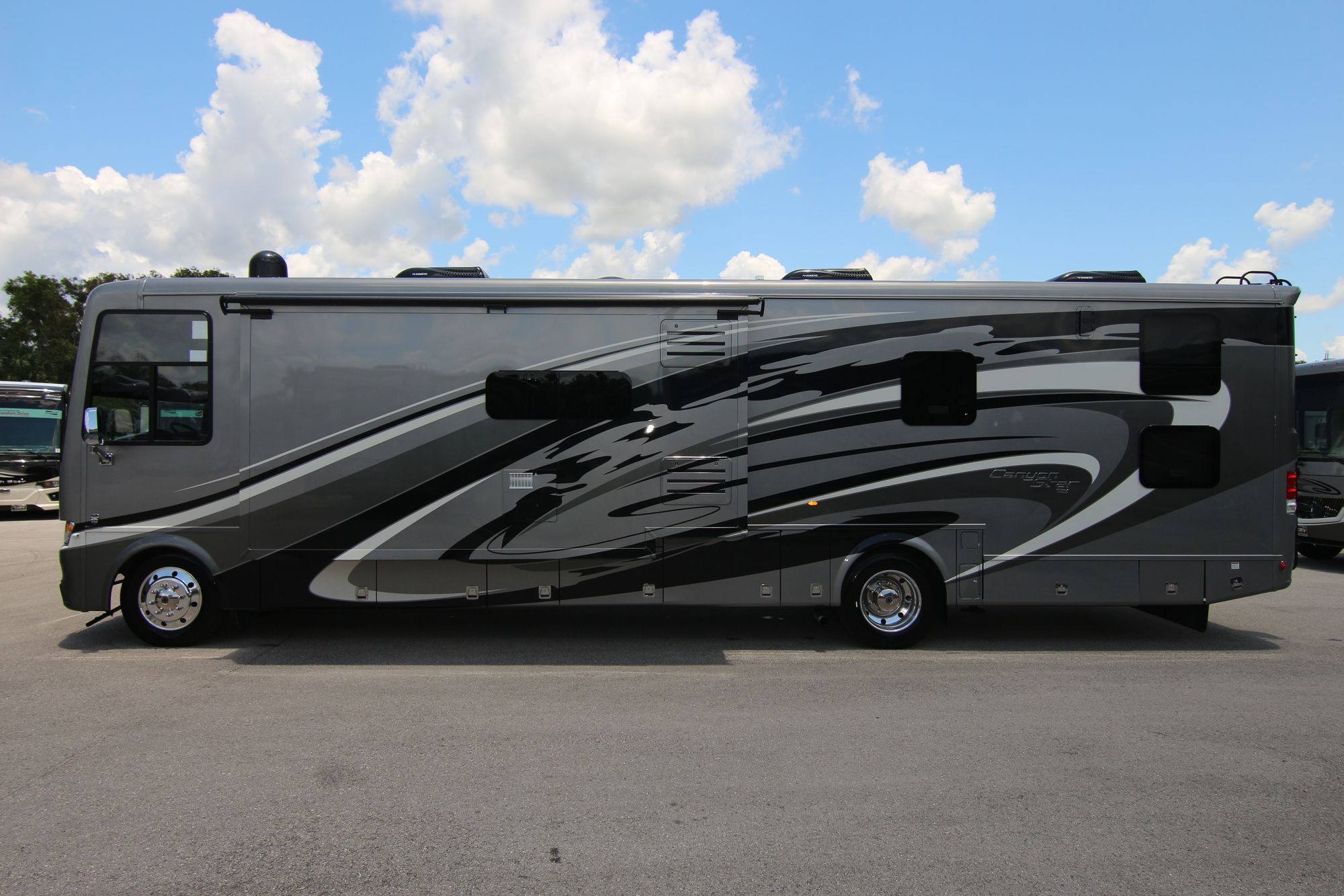 New 2019 Newmar Canyon Star TOYHAULER Class A  For Sale