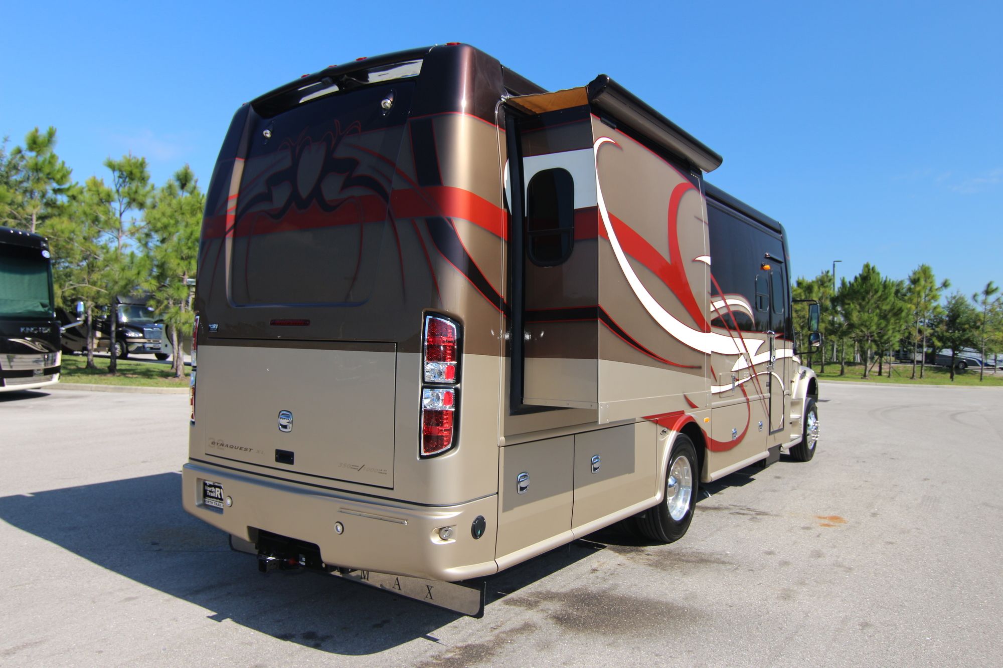 Used 2014 Dynamax Dynaquest 320XL Super C  For Sale