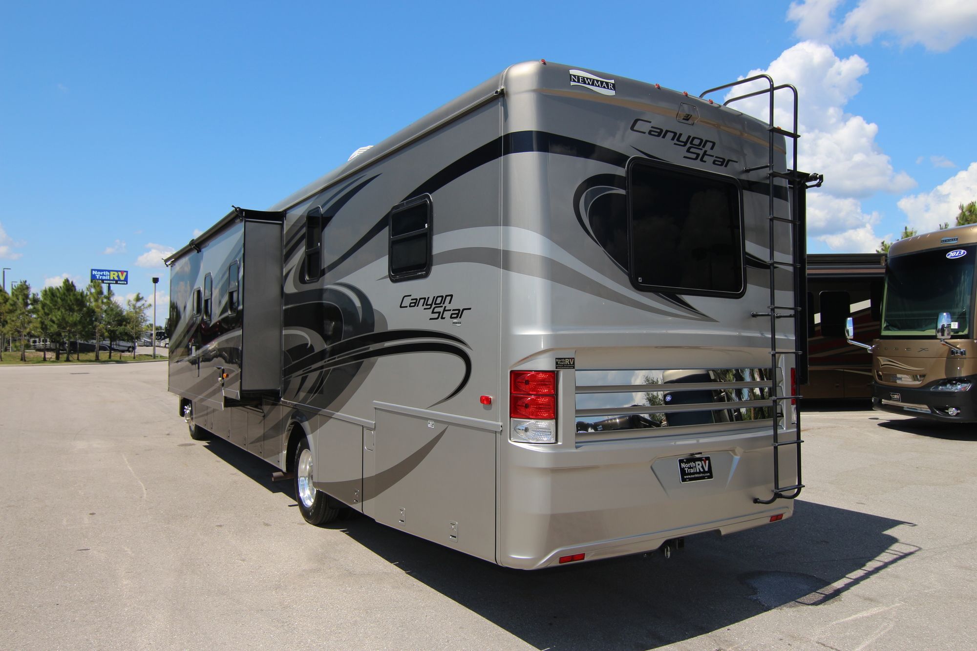 Used 2014 Newmar Canyon Star 3956 Class A  For Sale