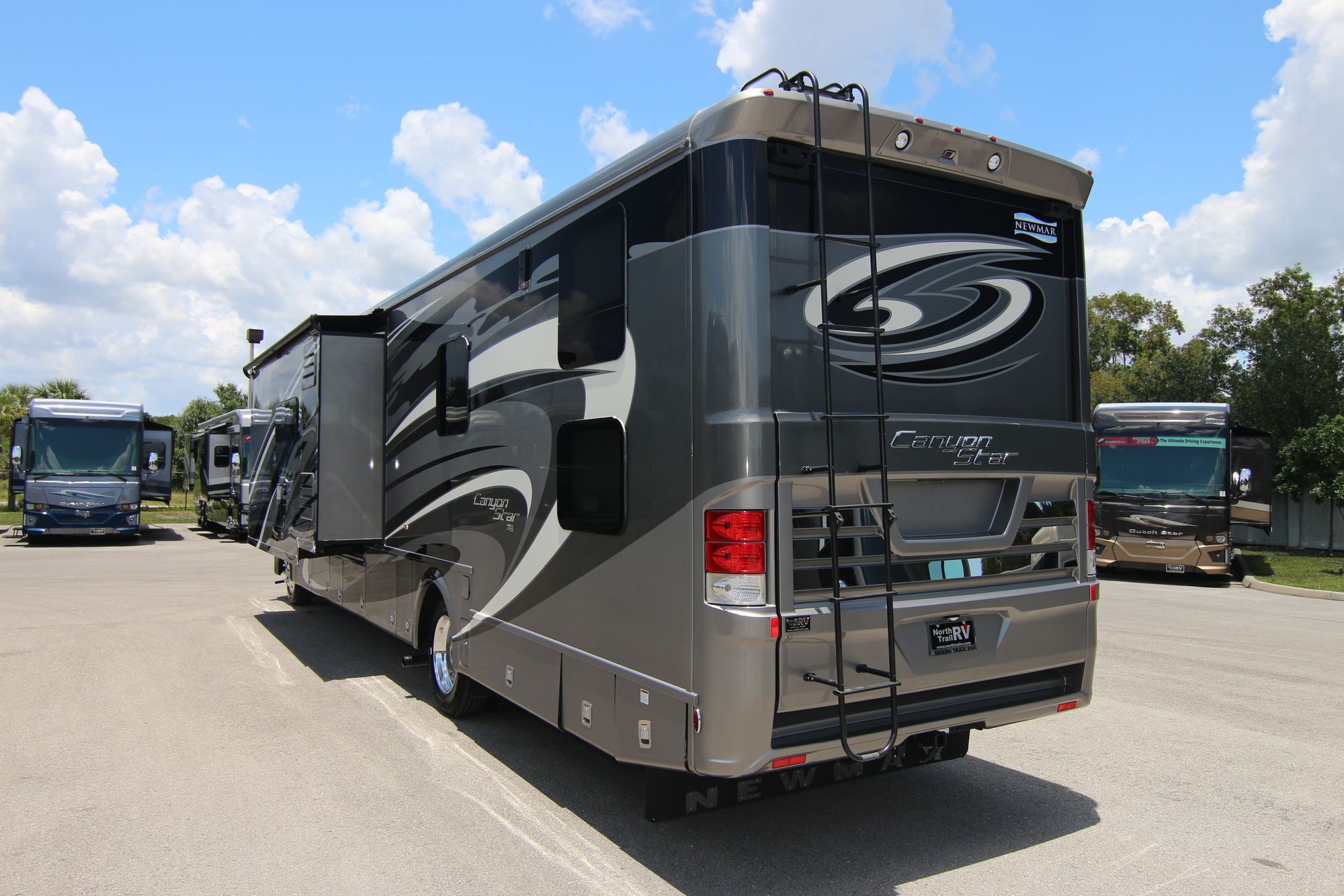 New 2019 Newmar Canyon Star TOYHAULER Class A  For Sale