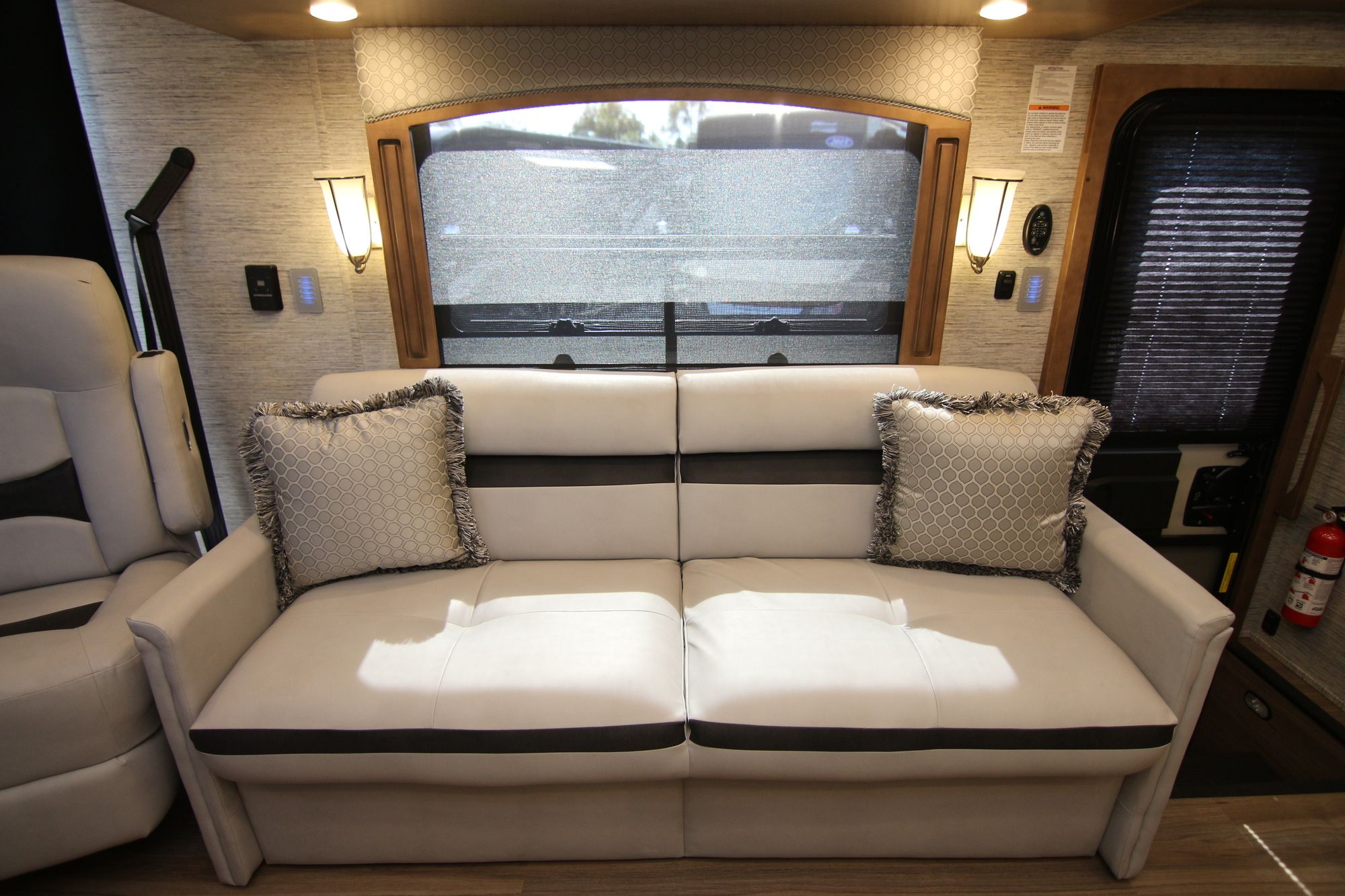 New 2019 Newmar Canyon Star TOYHAULER Class A  For Sale