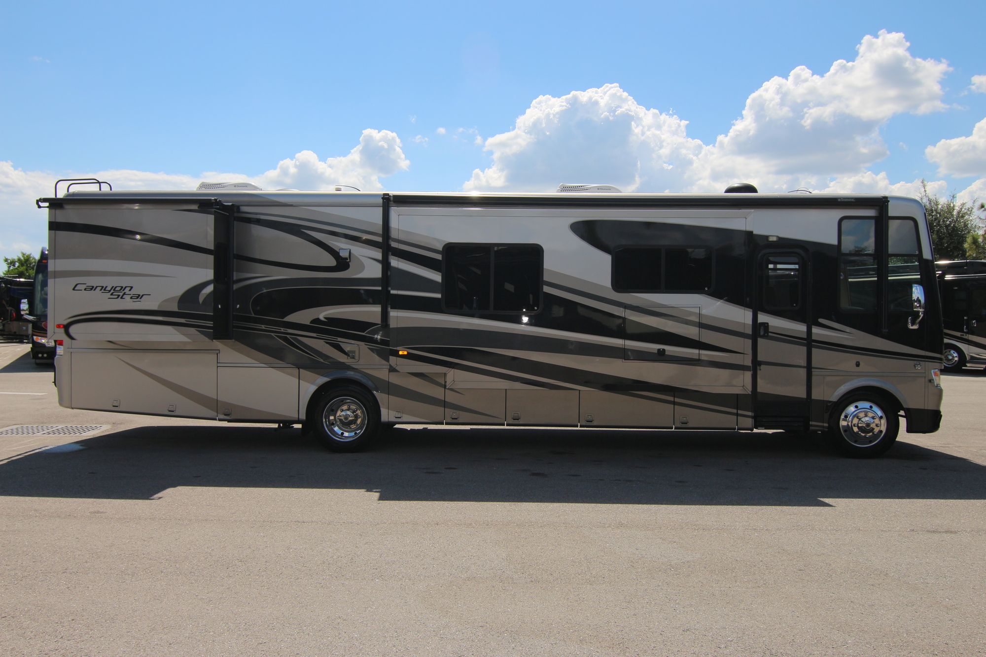 Used 2014 Newmar Canyon Star 3956 Class A  For Sale