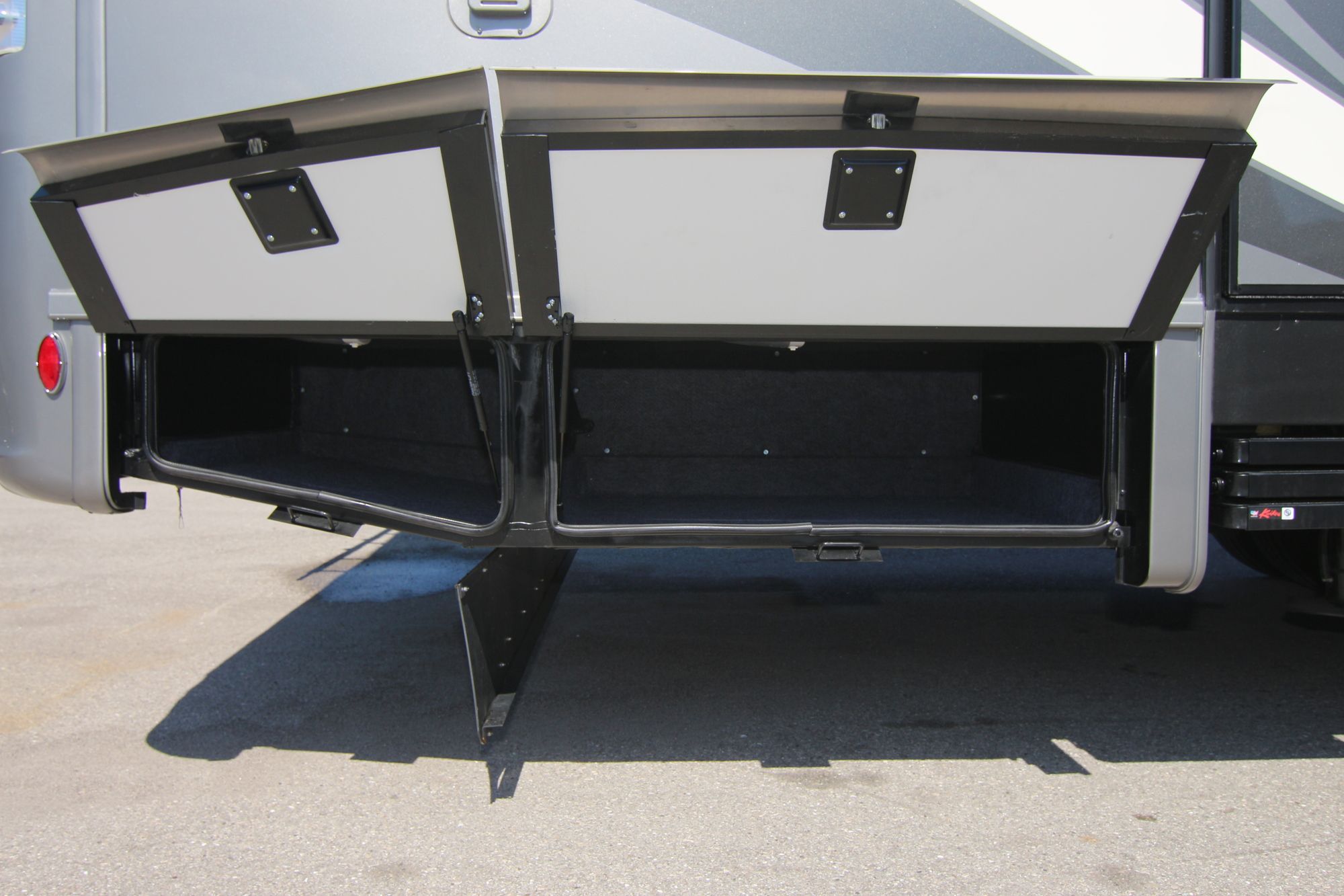 New 2019 Newmar Canyon Star TOYHAULER Class A  For Sale