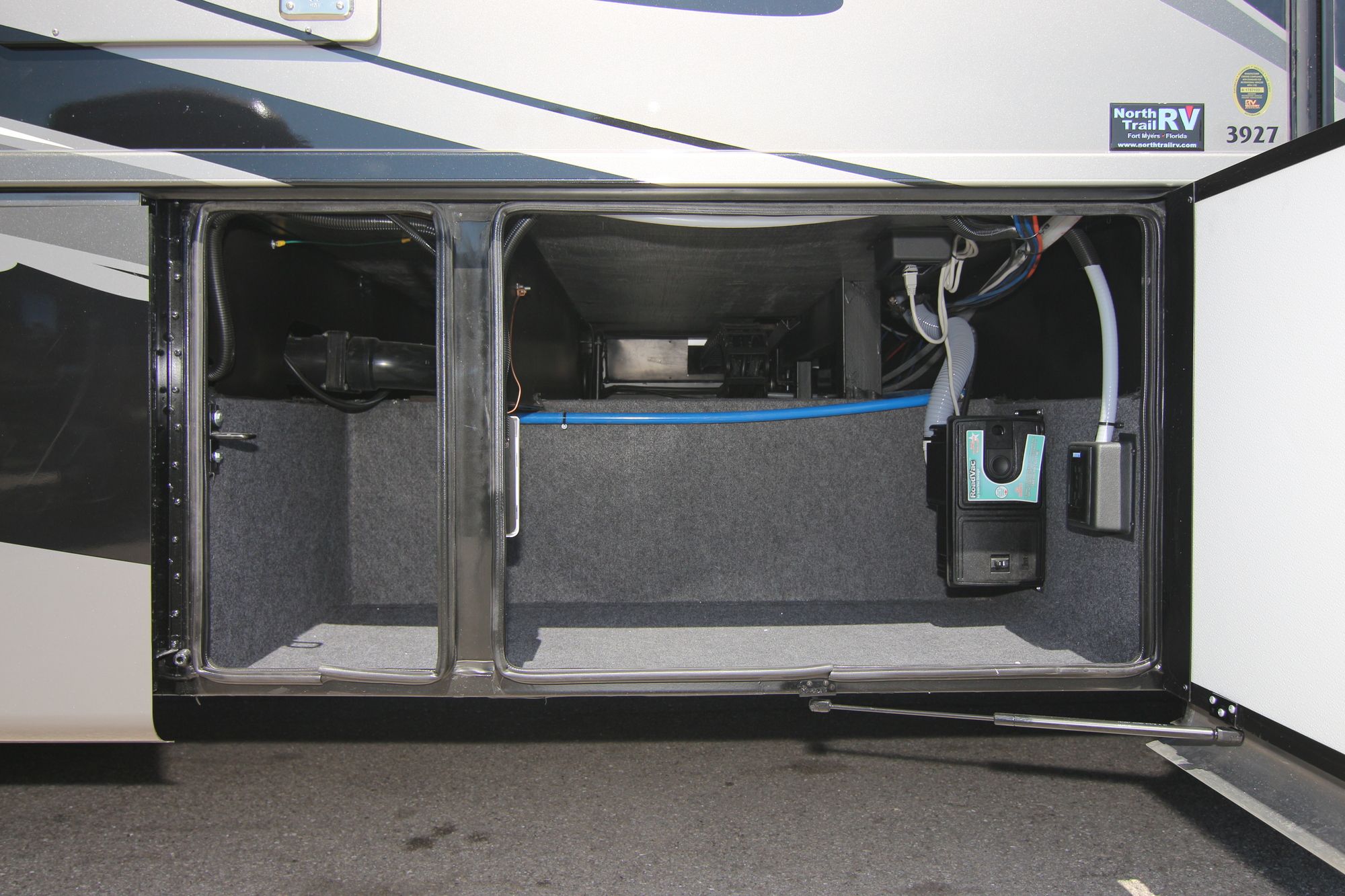New 2019 Newmar Canyon Star TOYHAULER Class A  For Sale