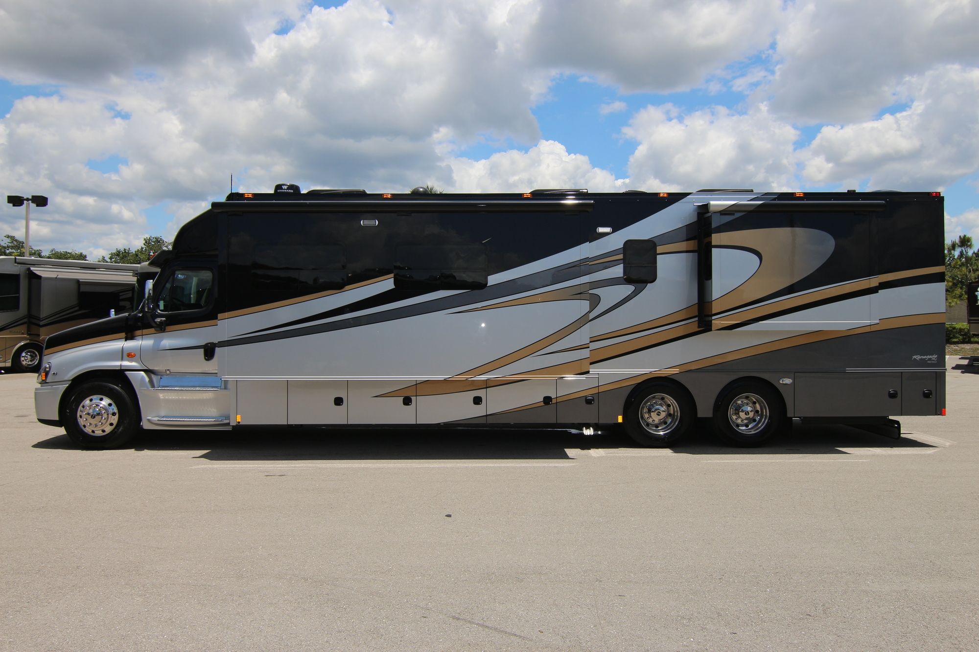 New 2020 Renegade Rv Classic 45CBH Super C  For Sale