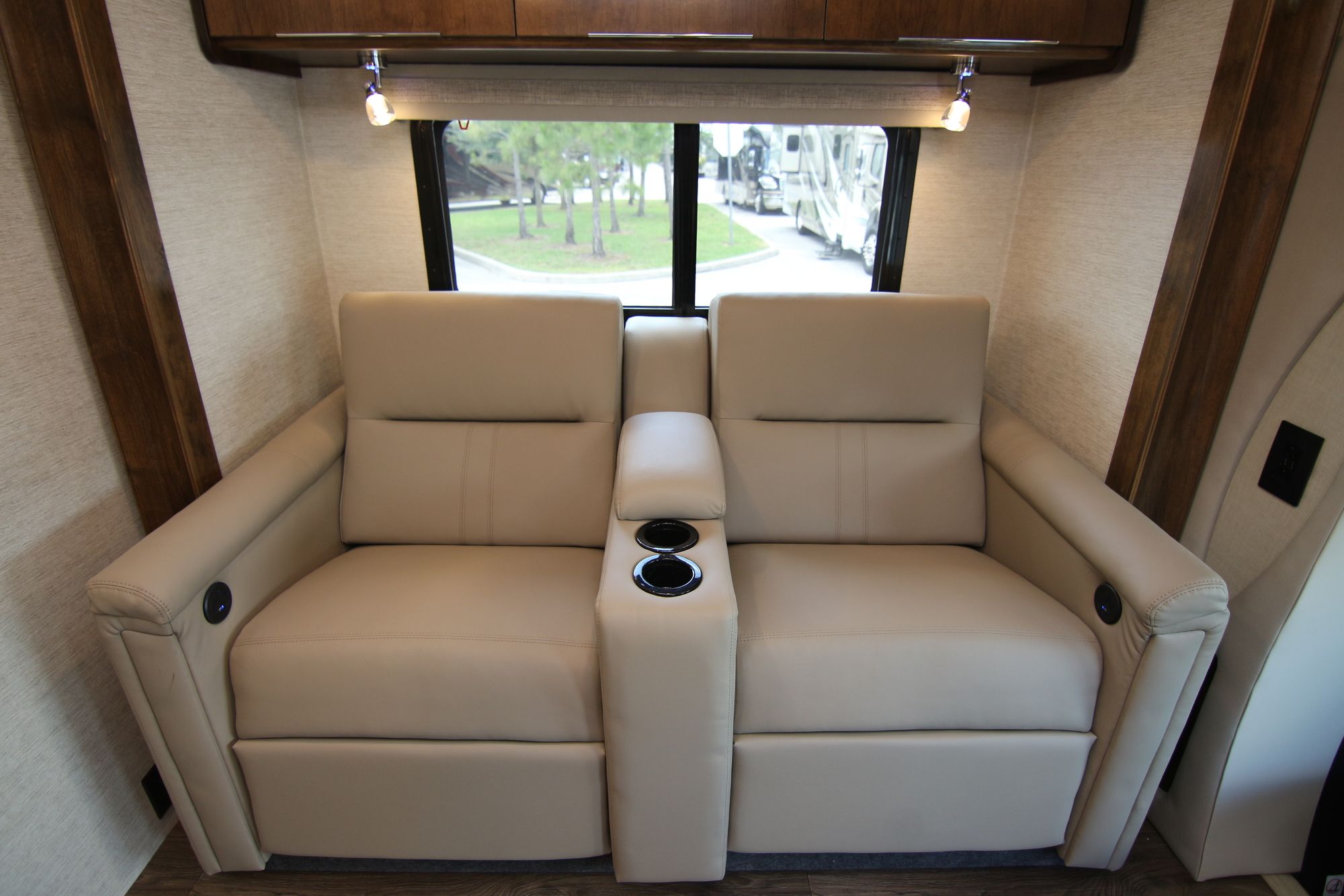 New 2020 Tiffin Motor Homes Wayfarer 25QW Class C  For Sale