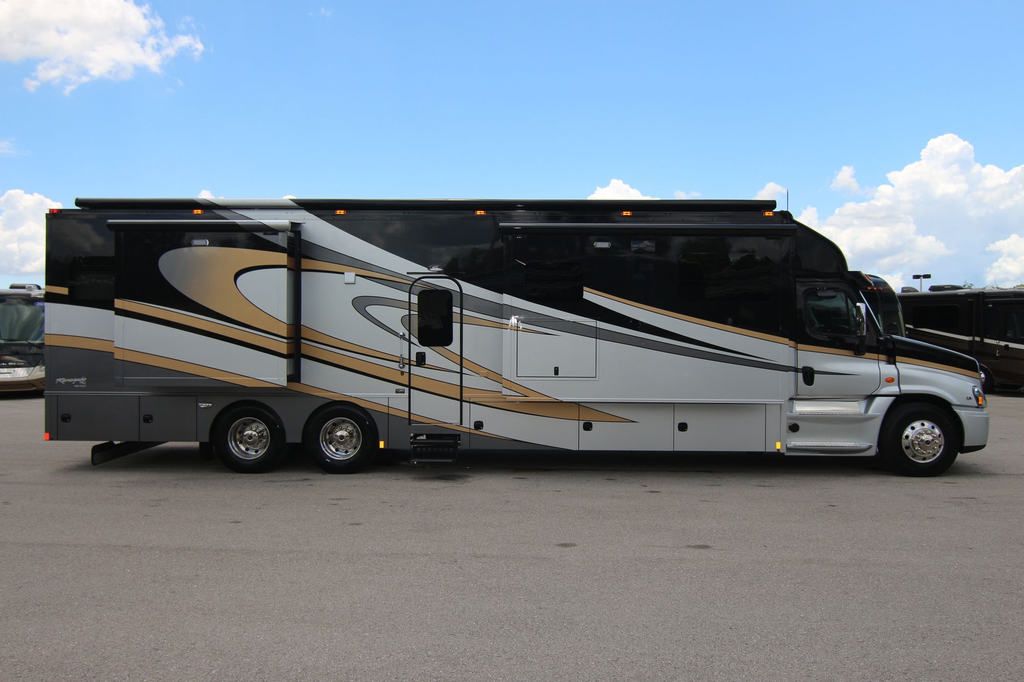 New 2020 Renegade Rv Classic 45CBH Super C  For Sale