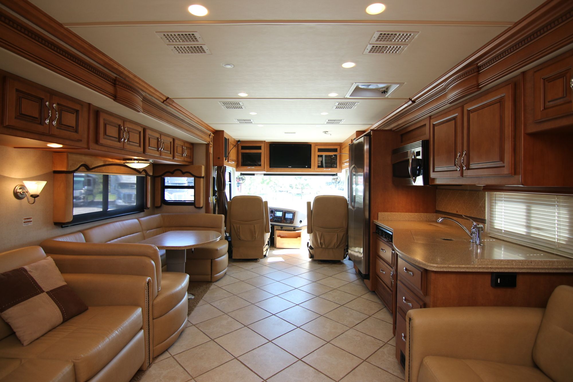 Used 2011 Fleetwood Discovery 40X Class A  For Sale