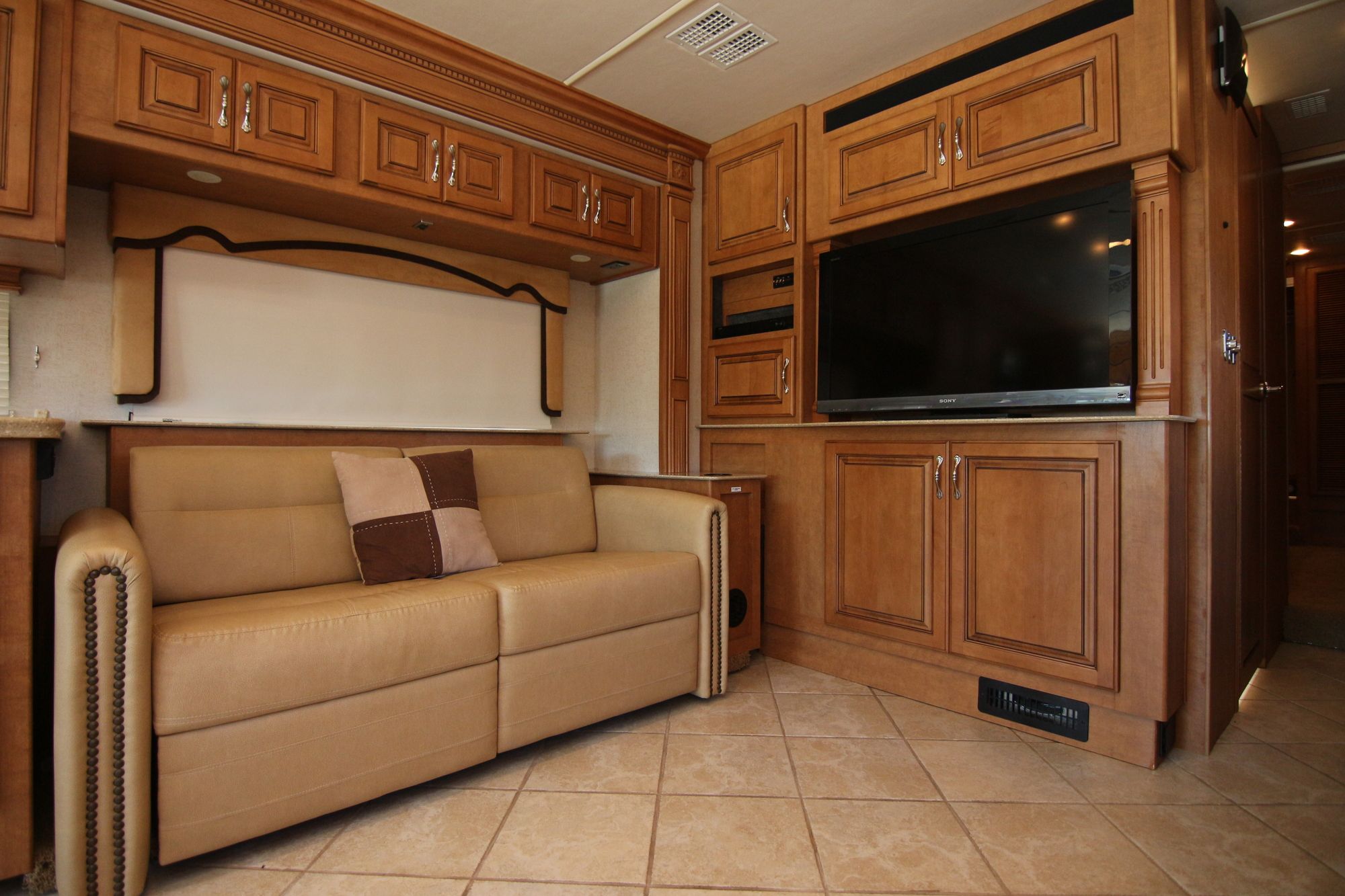 Used 2011 Fleetwood Discovery 40X Class A  For Sale