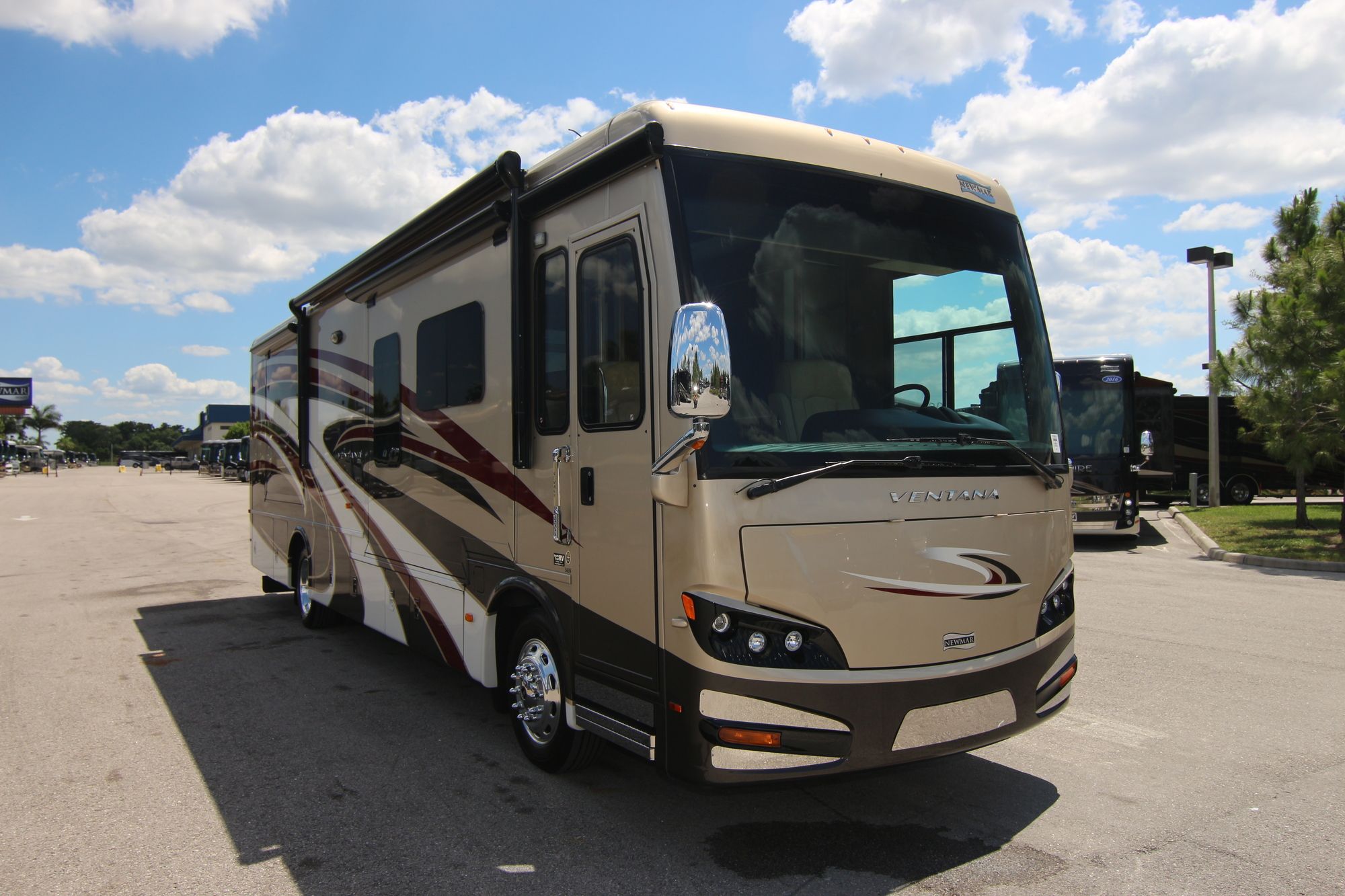 Used 2015 Newmar Ventana 3635 Class A  For Sale