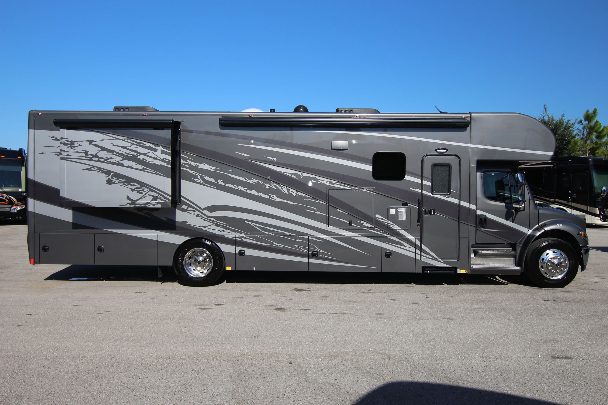 New 2020 Renegade Rv Valencia 38RW Super C  For Sale