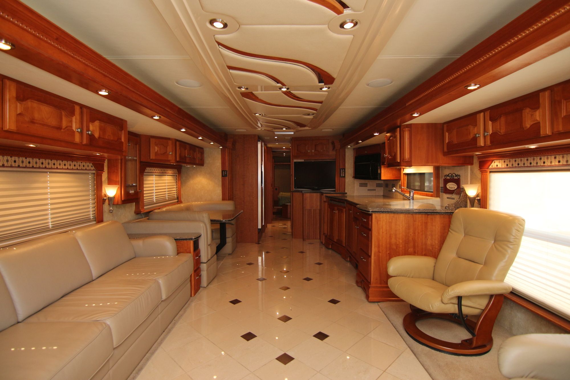 Used 2008 Country Coach Intrigue JUBILEE Class A  For Sale