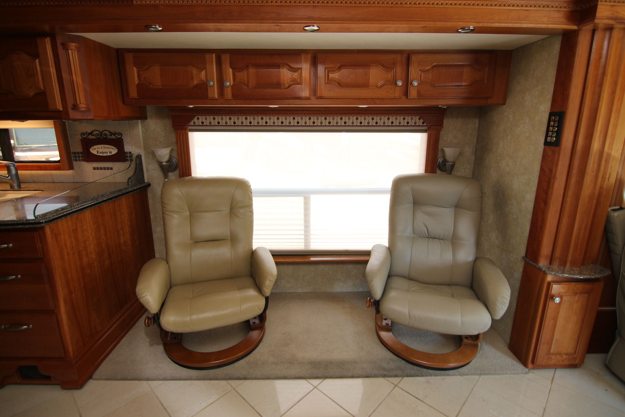 Used 2008 Country Coach Intrigue JUBILEE Class A  For Sale