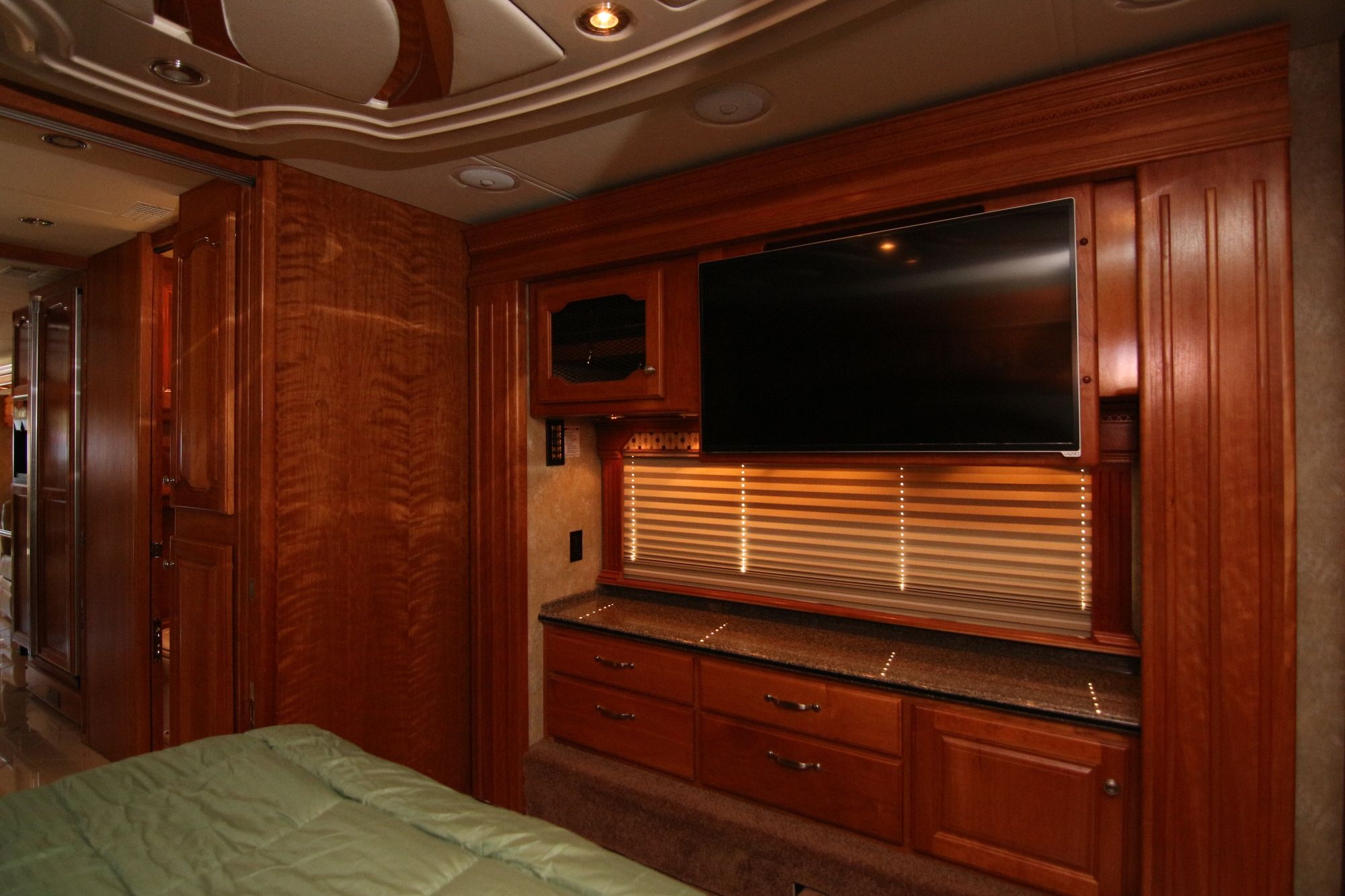 Used 2008 Country Coach Intrigue JUBILEE Class A  For Sale