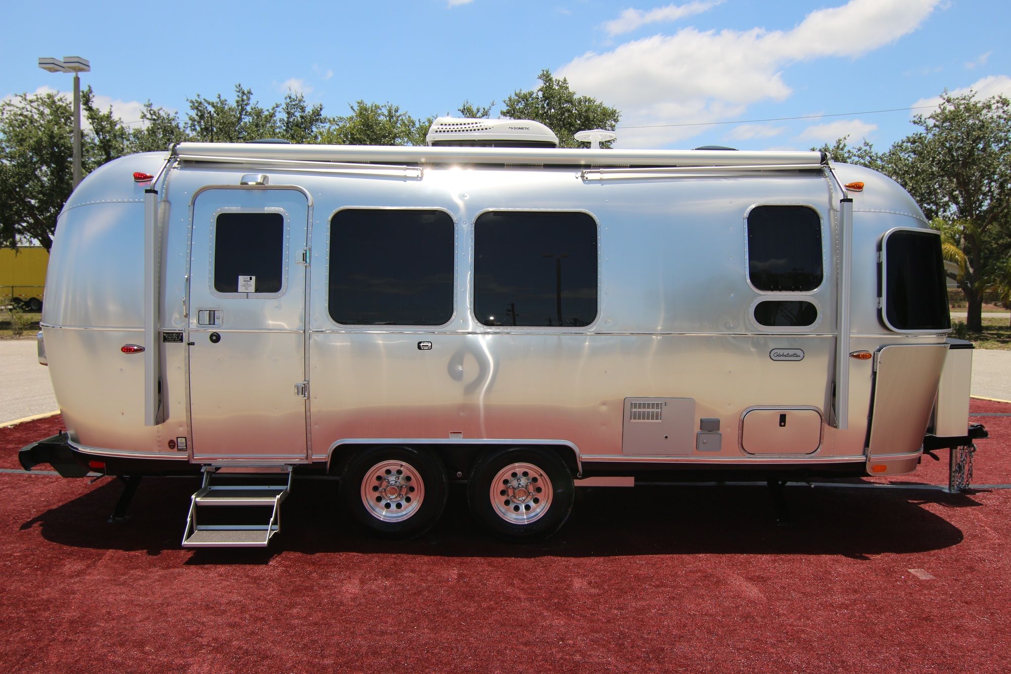 New 2020 Airstream Globetrotter 23FB Travel Trailer  For Sale