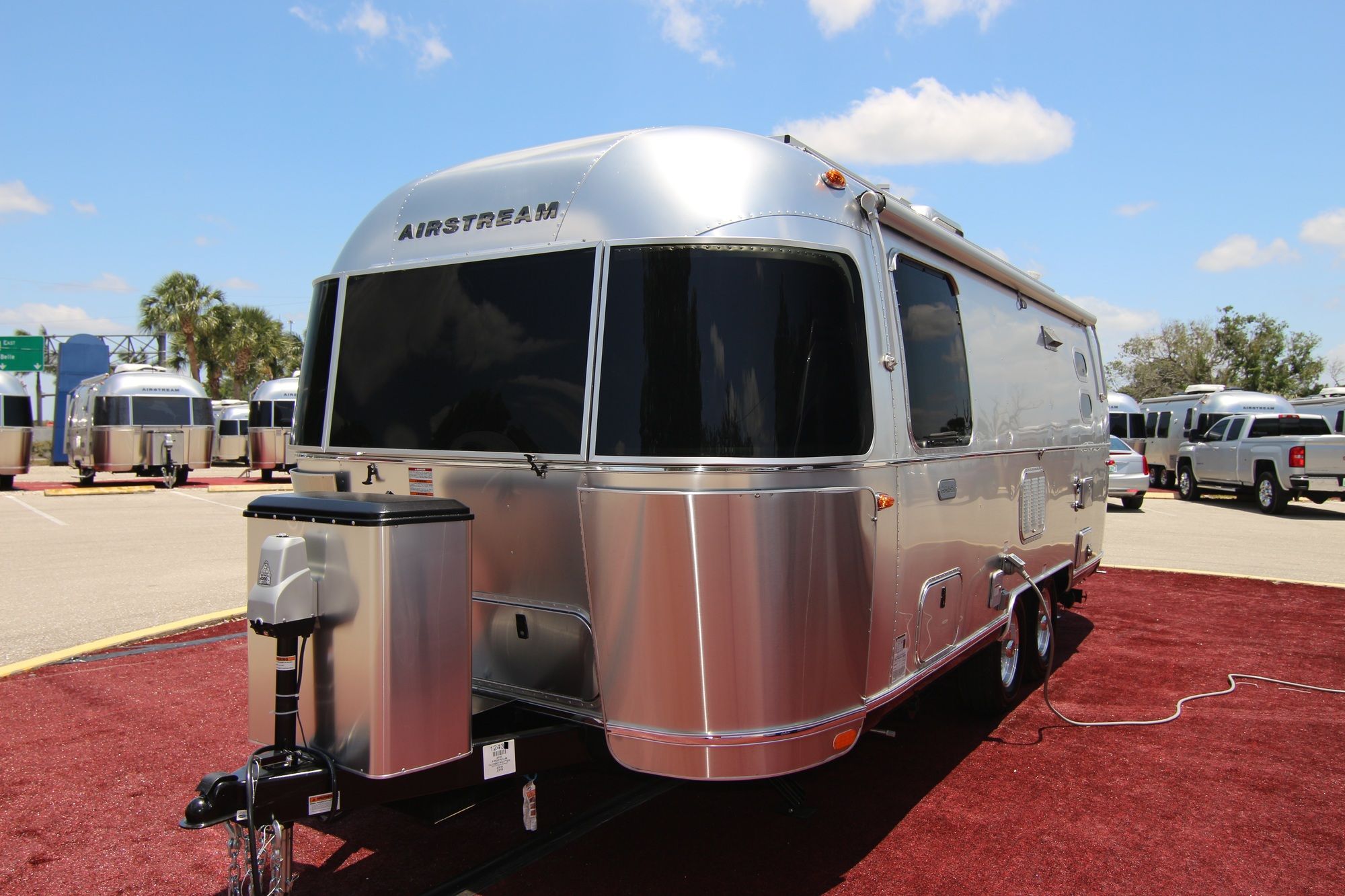 New 2020 Airstream Globetrotter 23FB Travel Trailer  For Sale