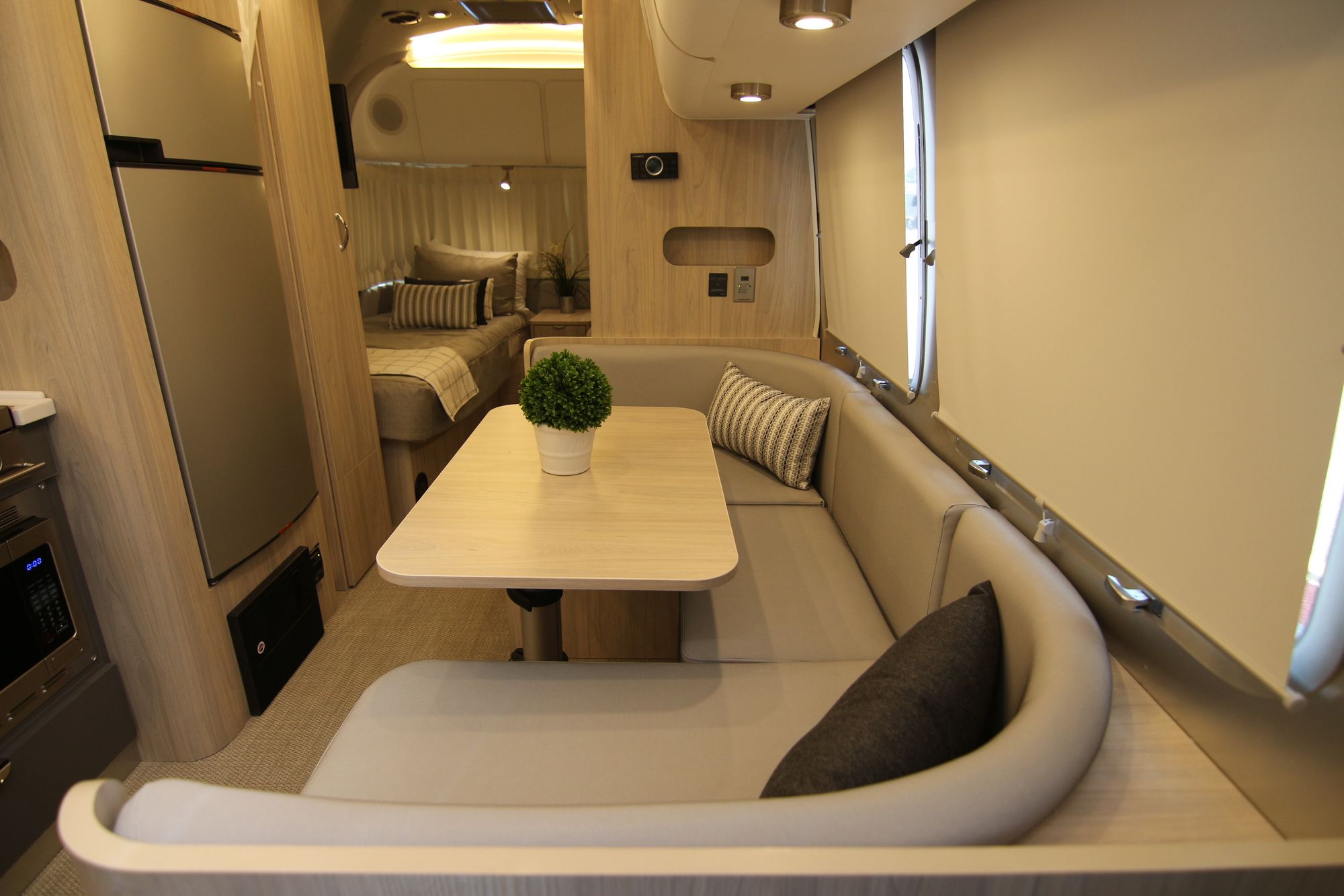 New 2020 Airstream Globetrotter 23FB Travel Trailer  For Sale