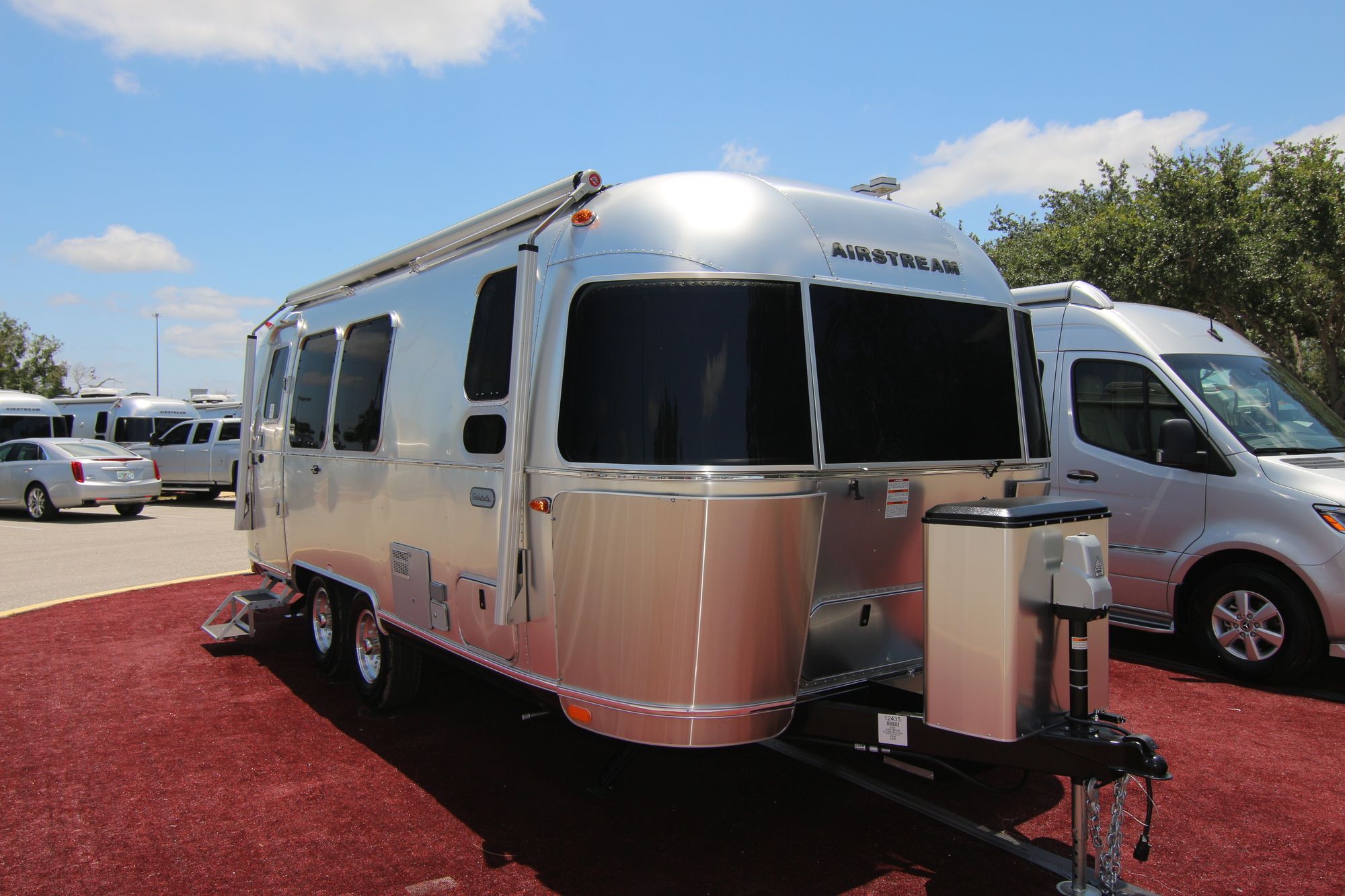 New 2020 Airstream Globetrotter 23FB Travel Trailer  For Sale