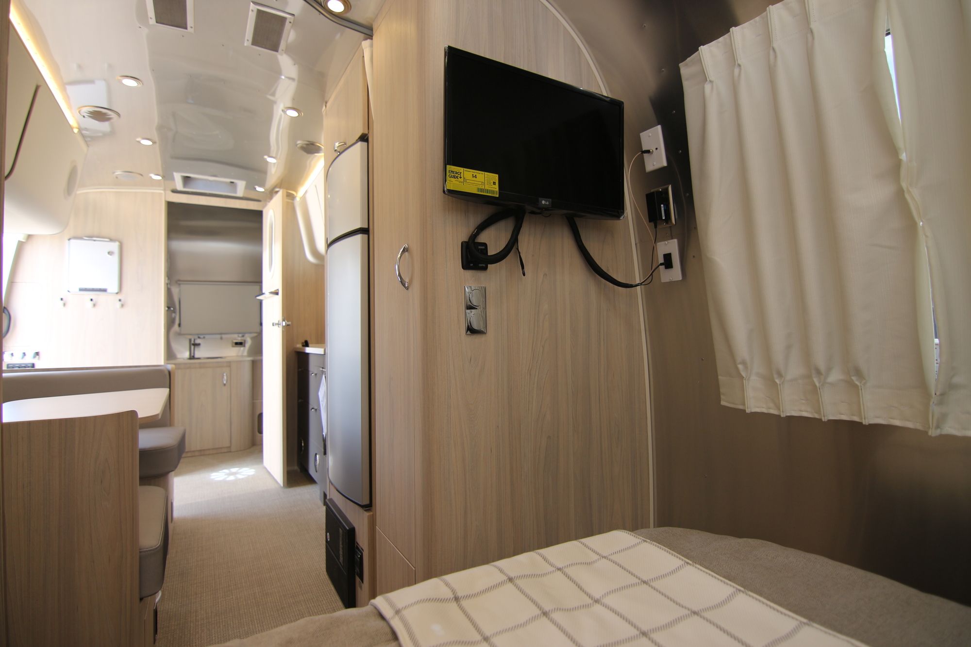 New 2020 Airstream Globetrotter 23FB Travel Trailer  For Sale