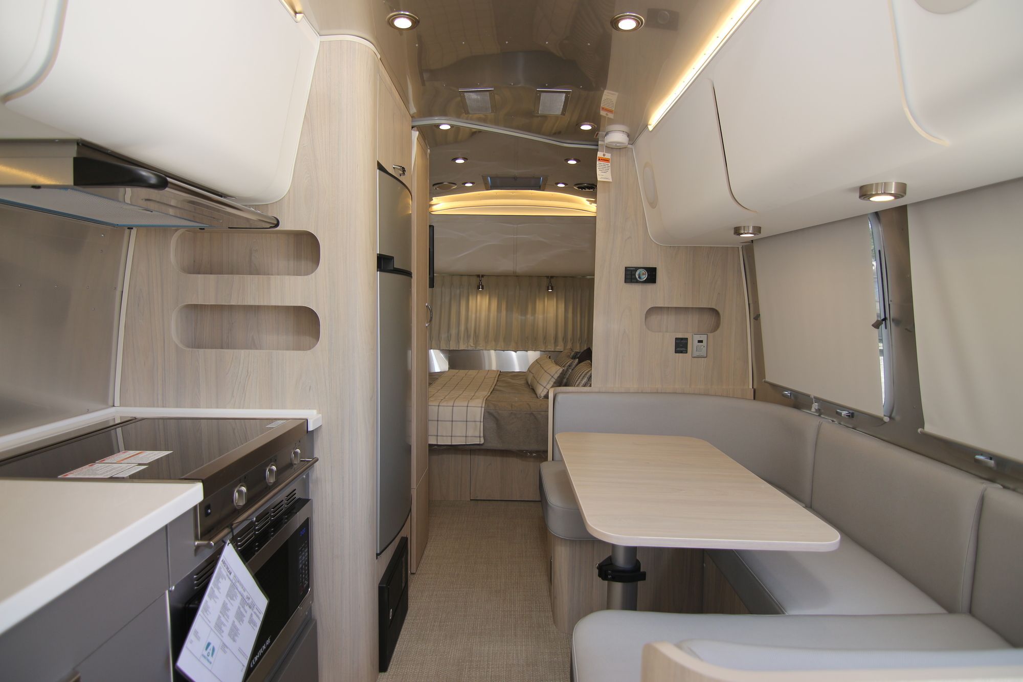 New 2020 Airstream Globetrotter 23FB Travel Trailer  For Sale