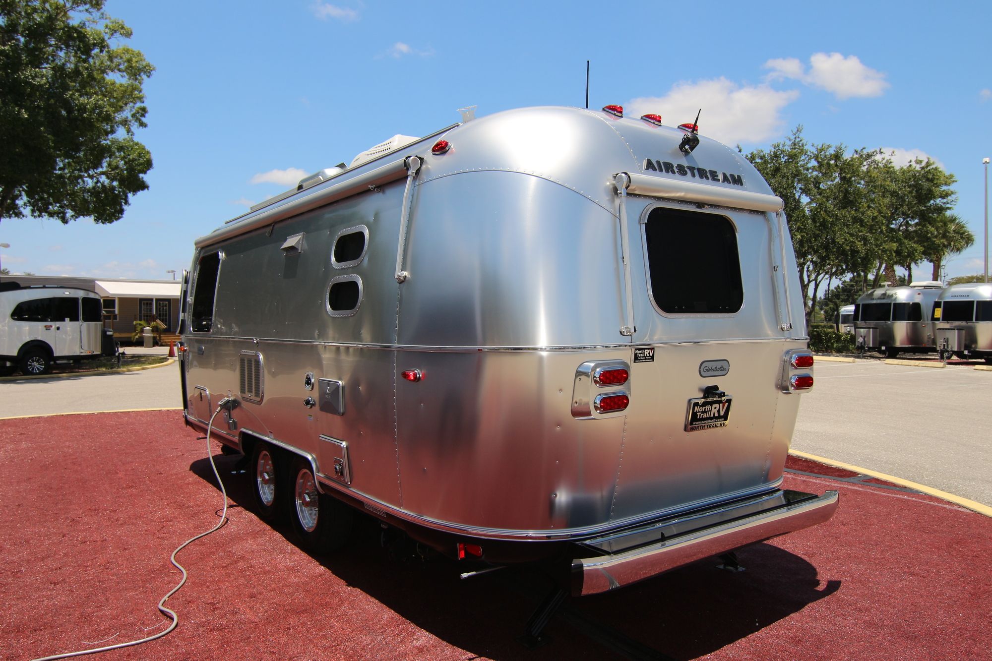 New 2020 Airstream Globetrotter 23FB Travel Trailer  For Sale