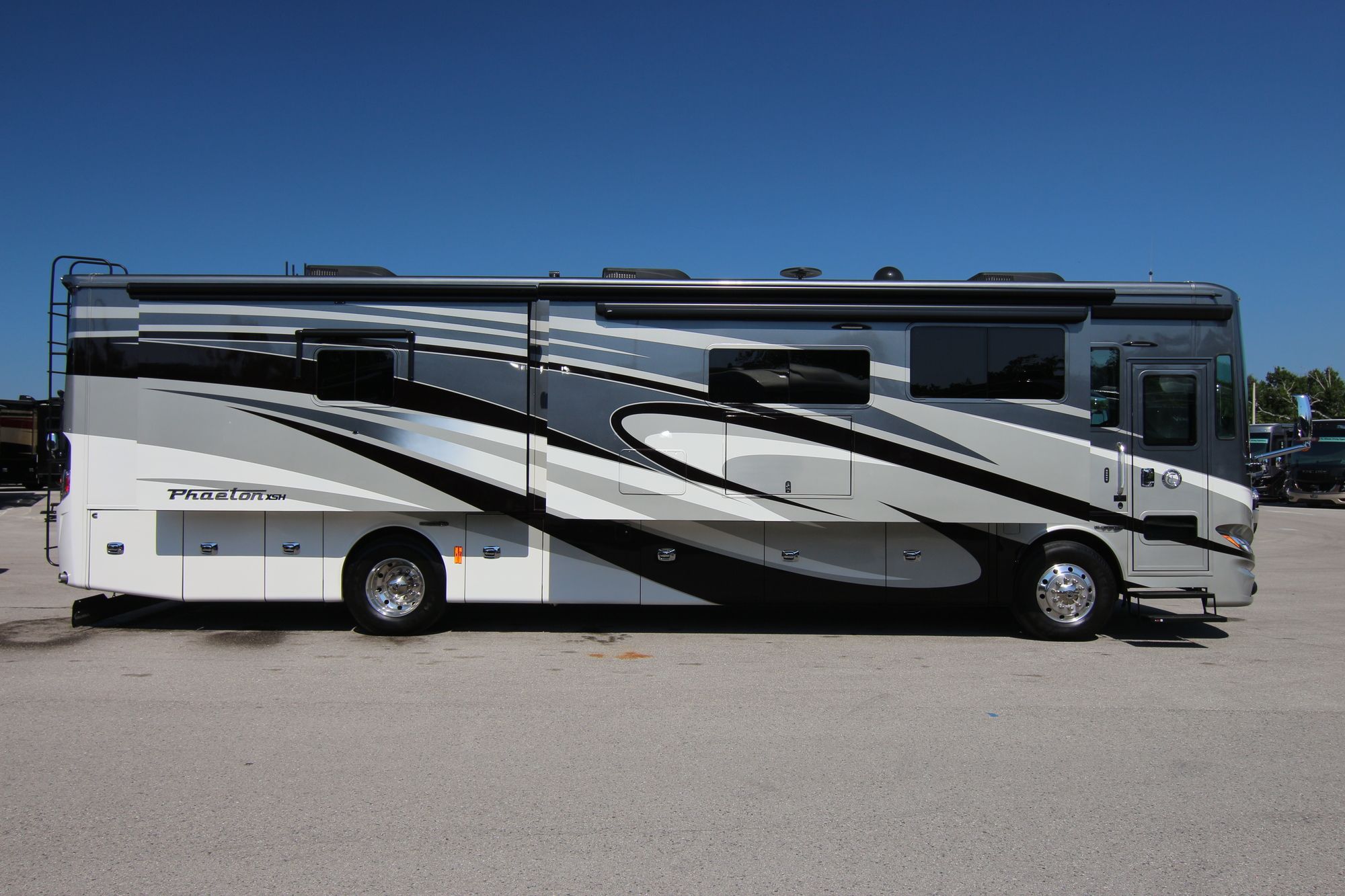 Used 2018 Tiffin Motor Homes Phaeton 40IH Class A  For Sale