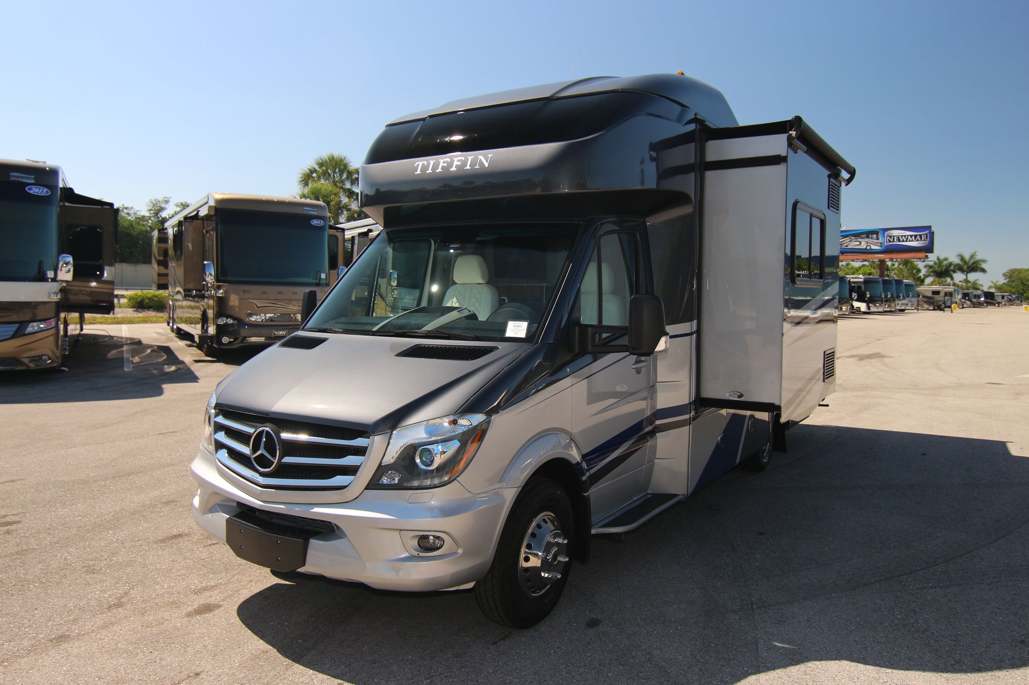 Used 2019 Tiffin Motor Homes Wayfarer 24BW Class C  For Sale