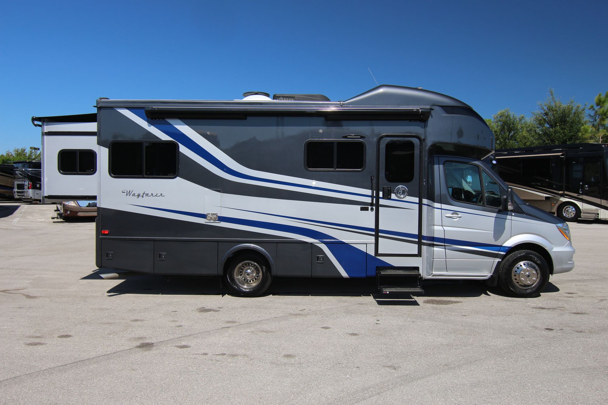 Used 2019 Tiffin Motor Homes Wayfarer 24BW Class C  For Sale