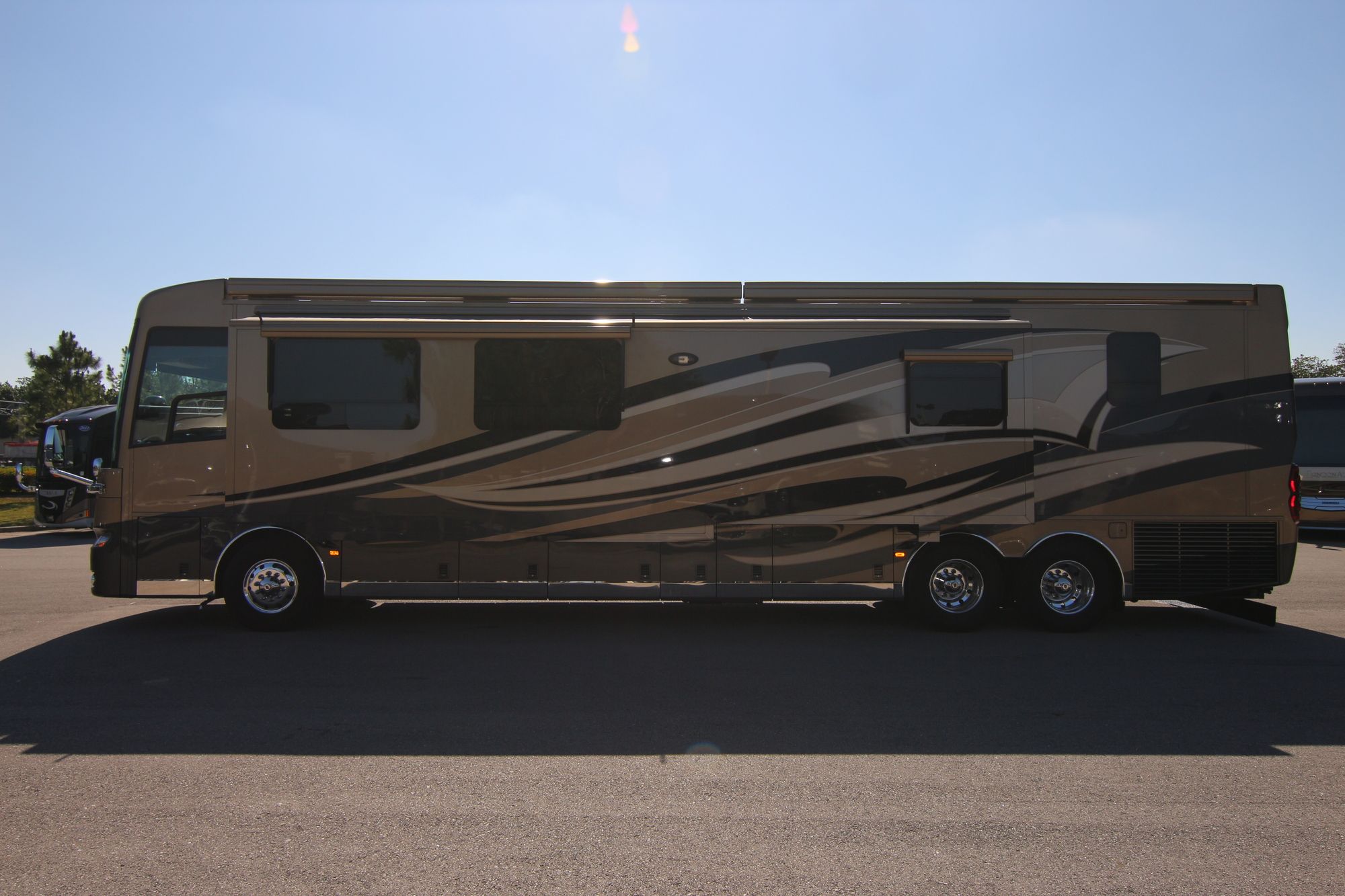 Used 2013 Newmar Essex 4547 Class A  For Sale