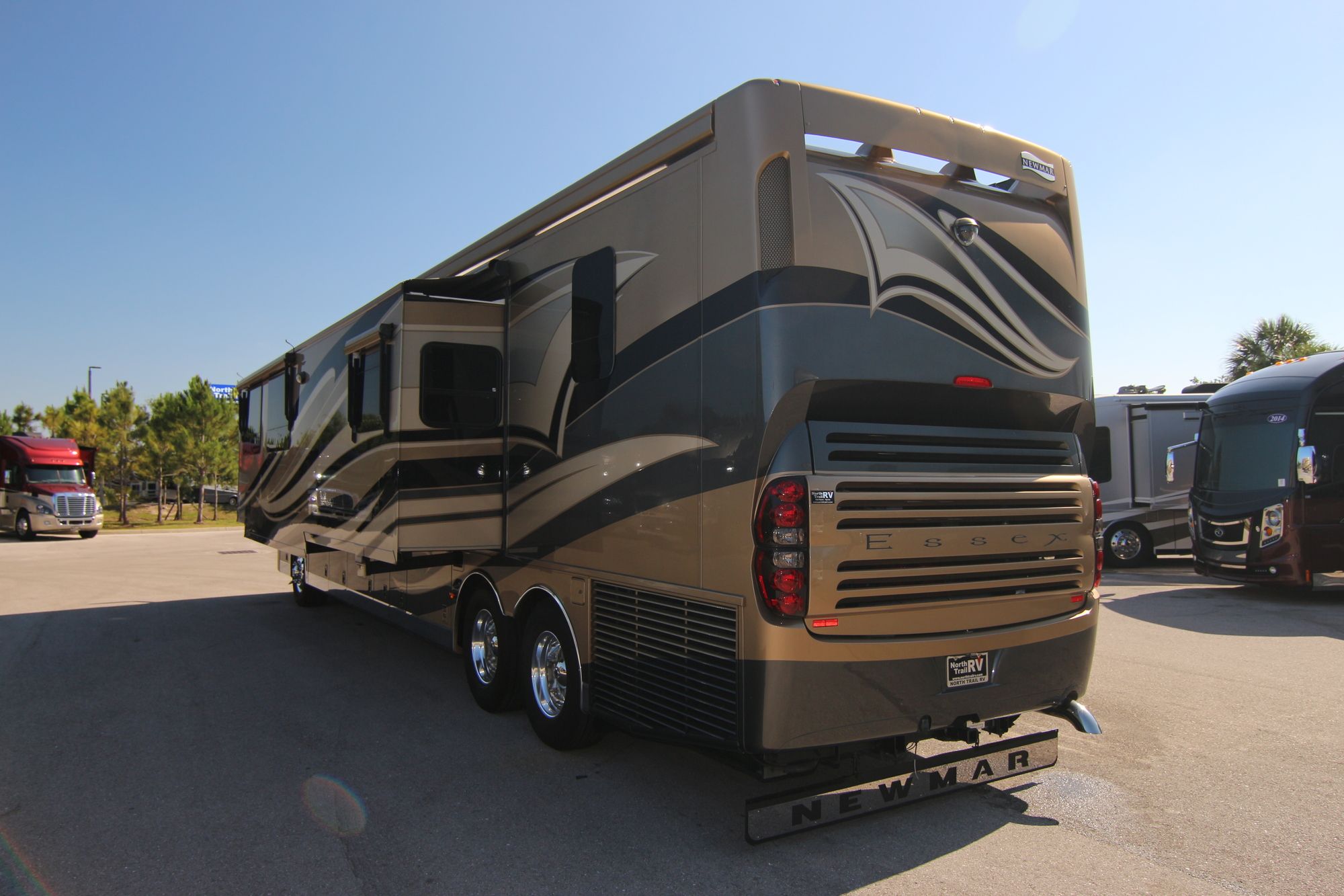 Used 2013 Newmar Essex 4547 Class A  For Sale