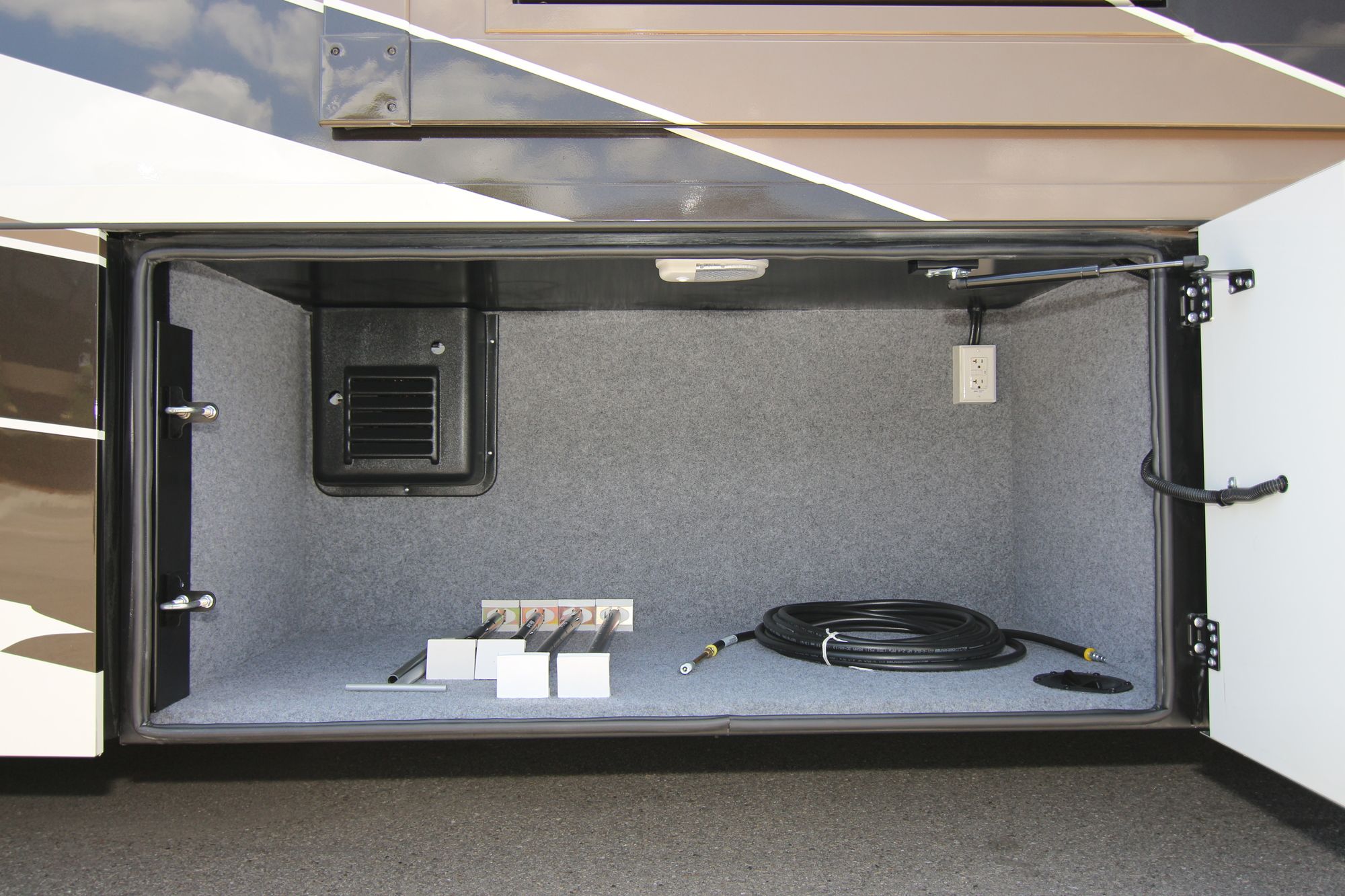 New 2020 Renegade Rv Verona Le 40LTS Super C  For Sale
