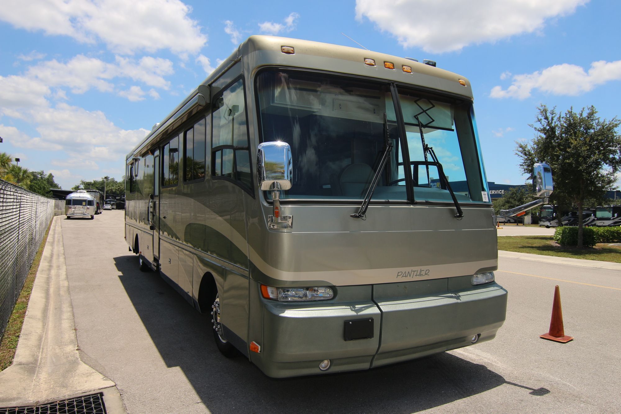 Used 2001 Safari Panther 4016 Class A  For Sale