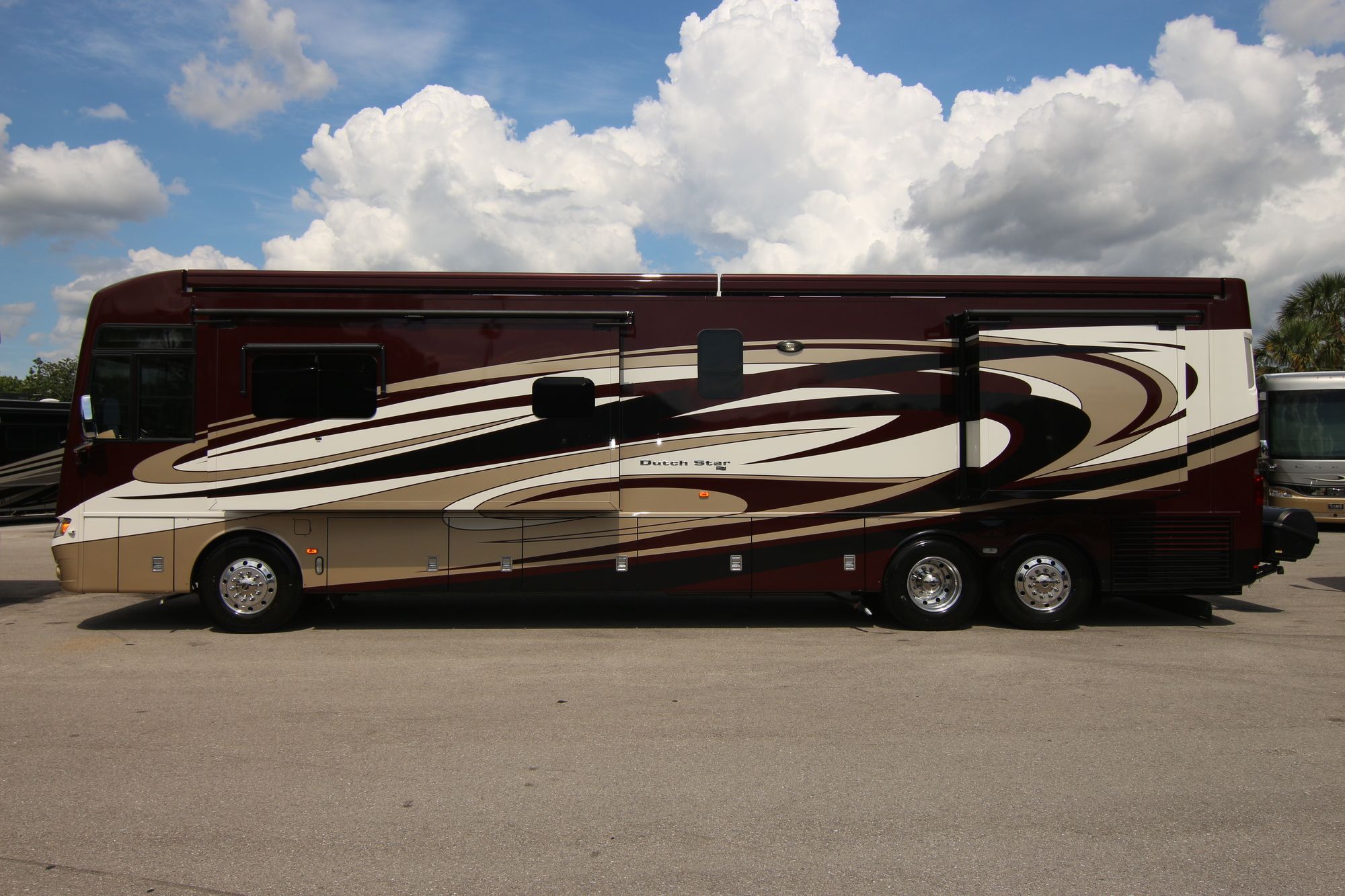 Used 2016 Newmar Dutch Star 4381 Class A  For Sale