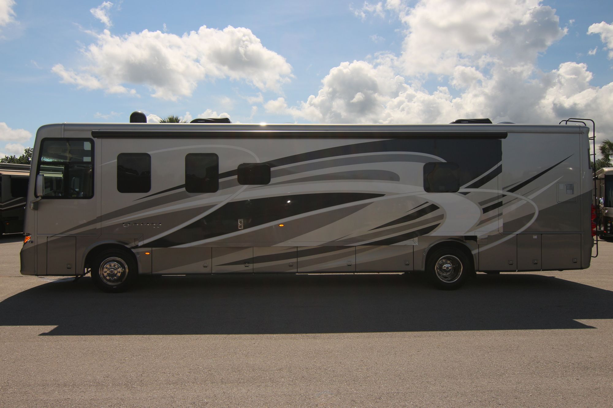 New 2019 Newmar Ventana Le 4002 Class A  For Sale