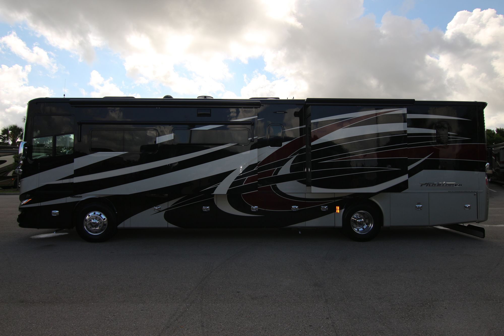 New 2019 Tiffin Motor Homes Phaeton 40IH Class A  For Sale